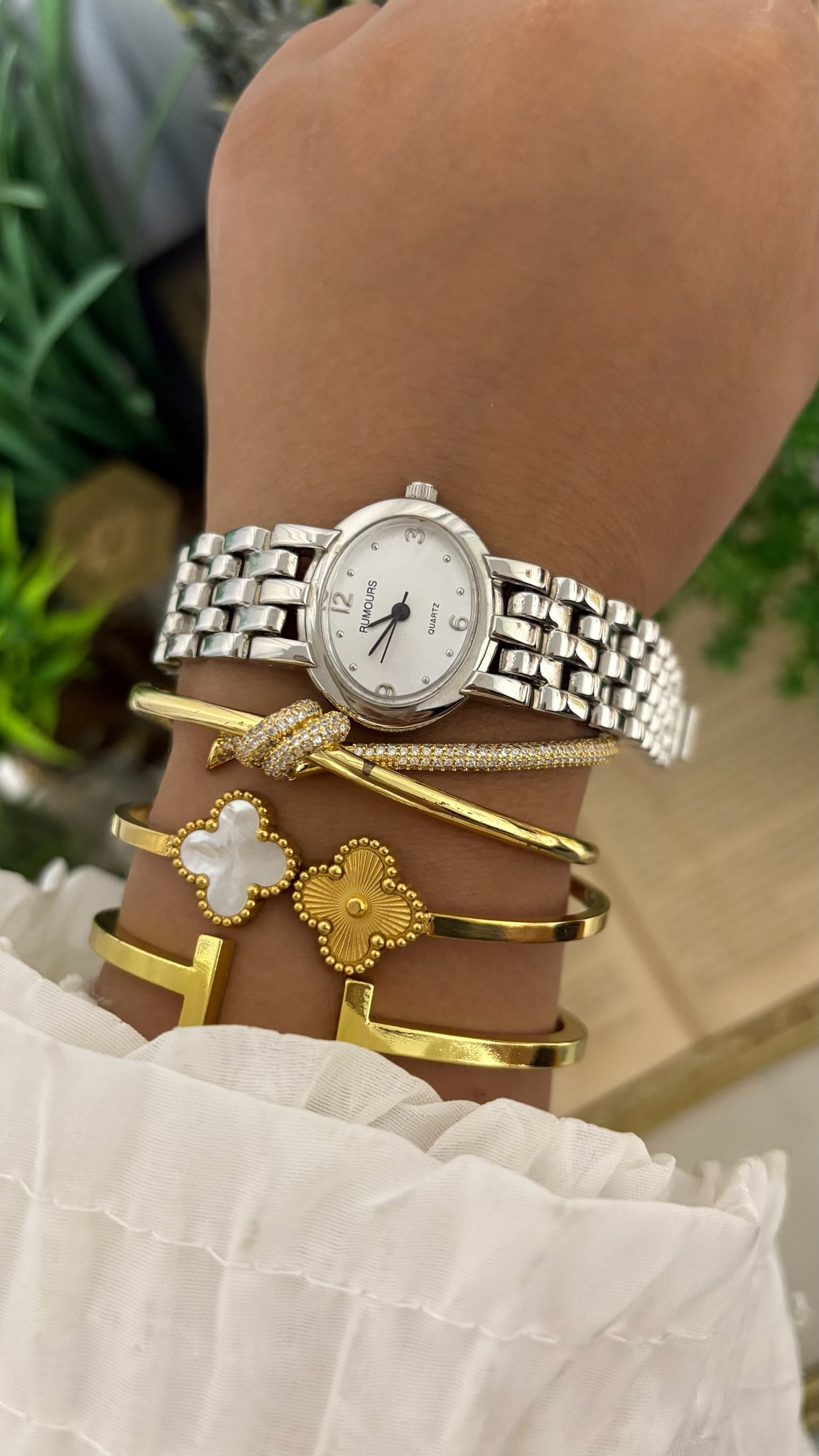 Vintage Rumours Ellipsis Watch in Silver Tone Quartz