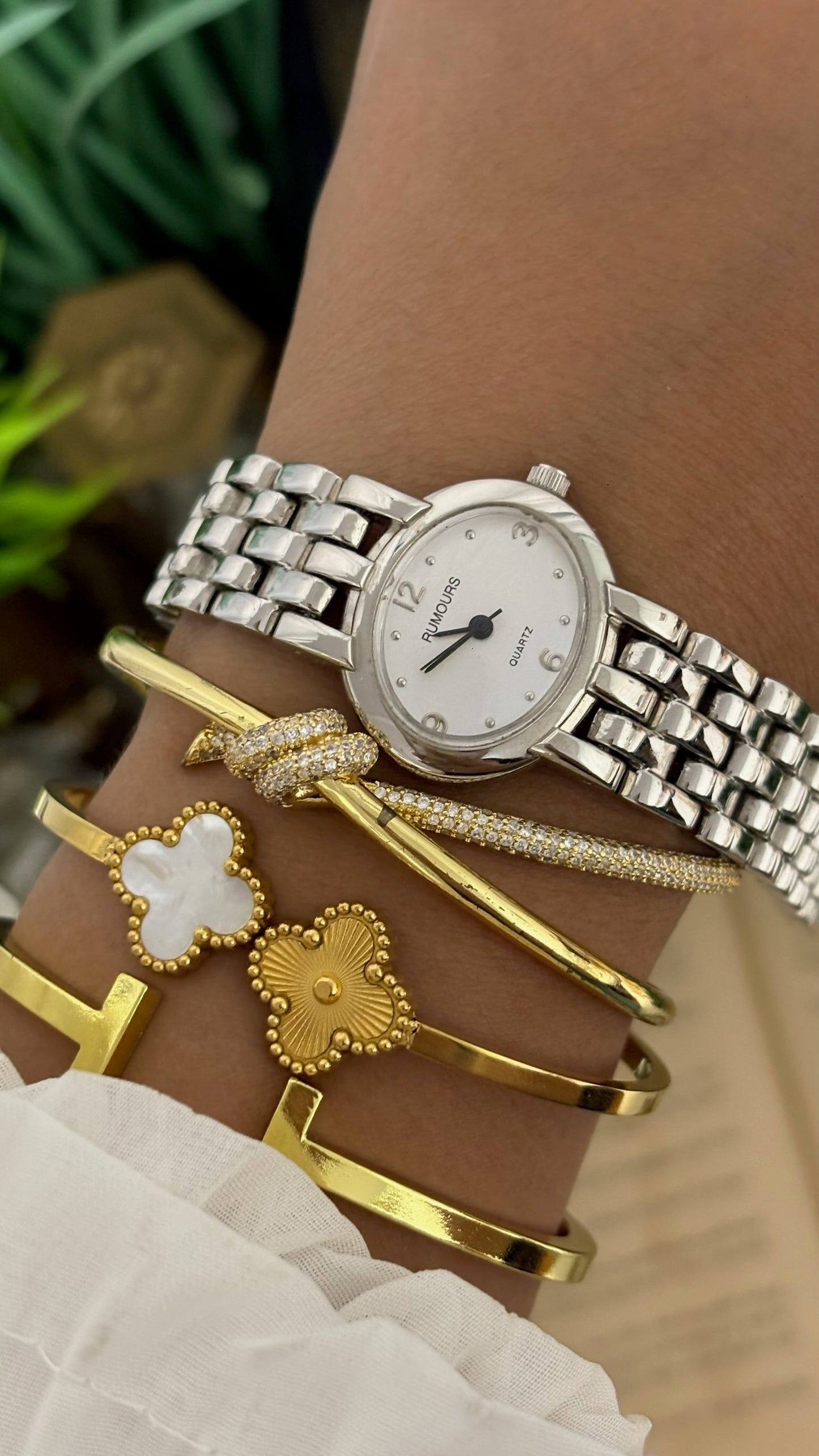 Vintage Rumours Ellipsis Watch in Silver Tone Quartz