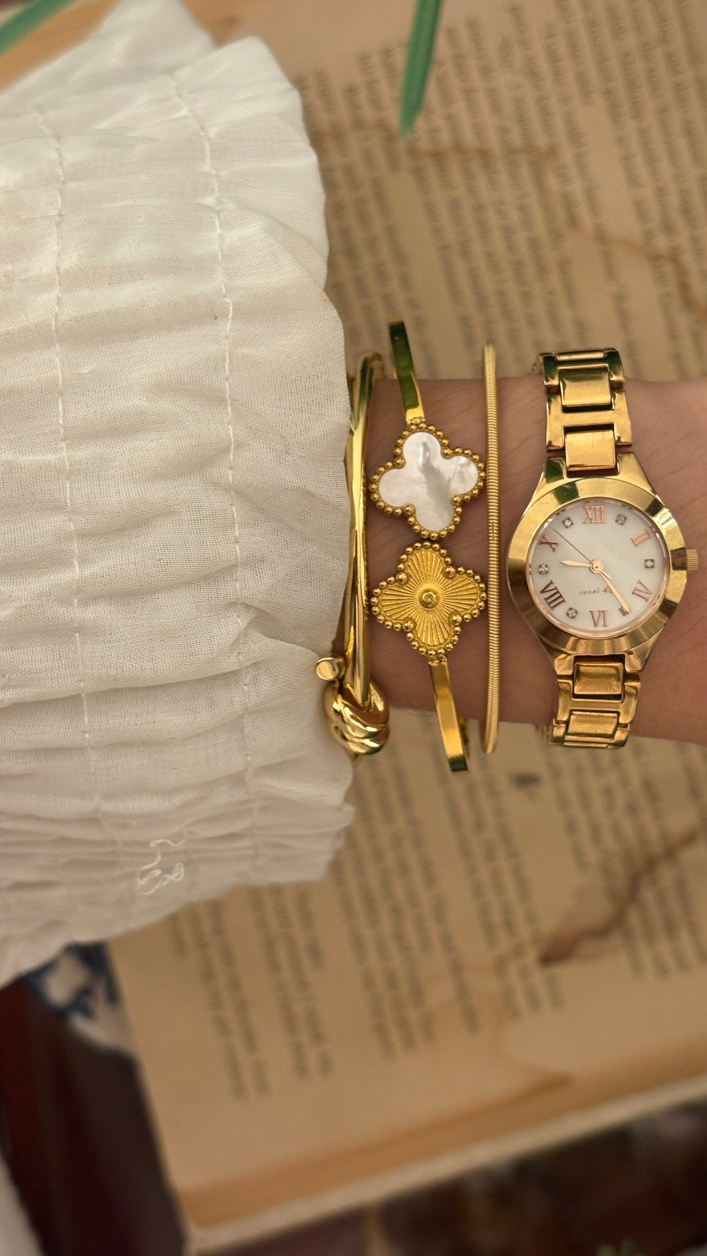 Boxed Dainty Vintage Canal 4C Classic Watch in Gold Tone Quartz