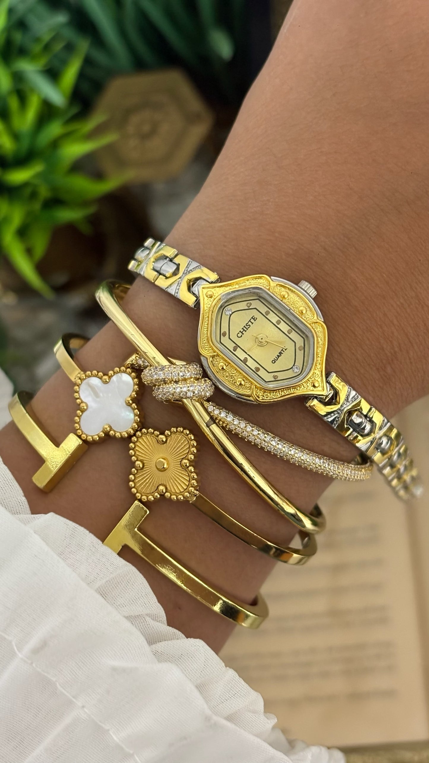Vintage Chiste Hexagonal Textured Face Watch in Two-Tone Gold and Silver Bracelet Quartz