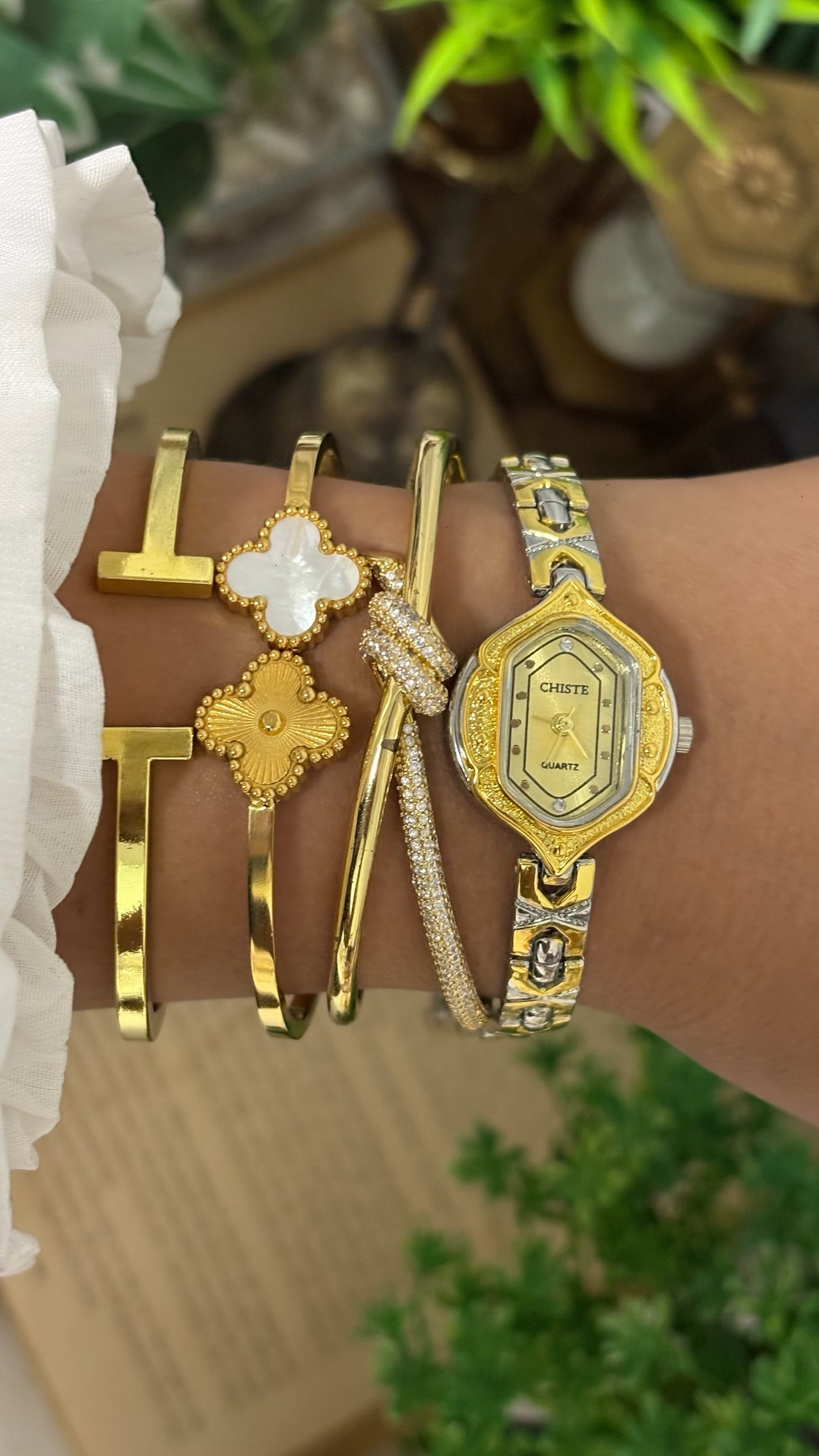 Vintage Chiste Hexagonal Textured Face Watch in Two-Tone Gold and Silver Bracelet Quartz