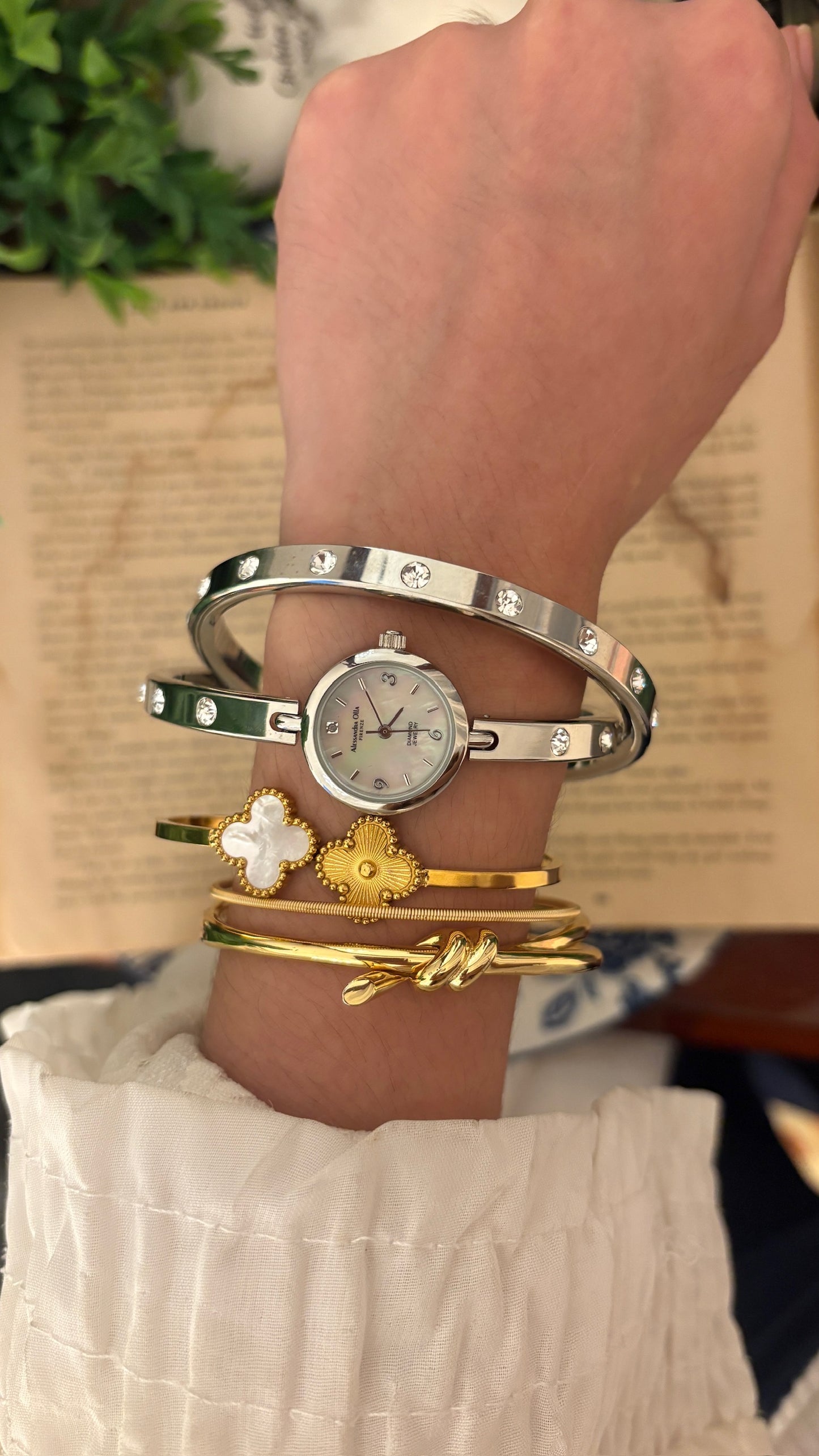 Rare Boxed Vintage Alessandra Olla Double Bangle Watch in Silver Tone Quartz