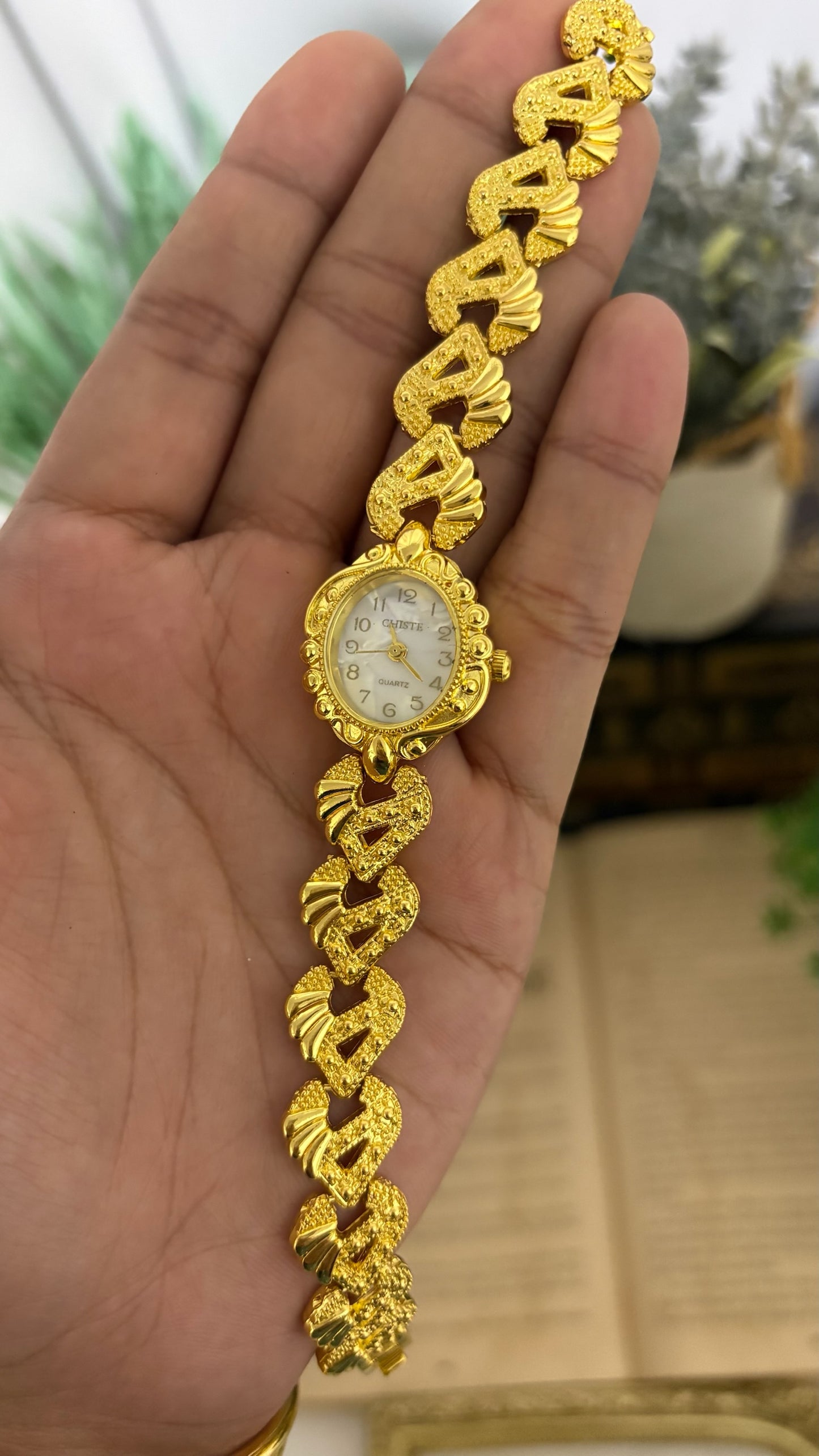 Vintage Chiste Fan Motif Bracelet Watch in Gold Tone Mother of Pearl Dial Quartz