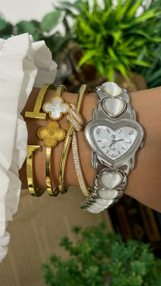Vintage Heart Shaped Case Mother of Pearl Link Watch in Silver Tone White Dial Quartz