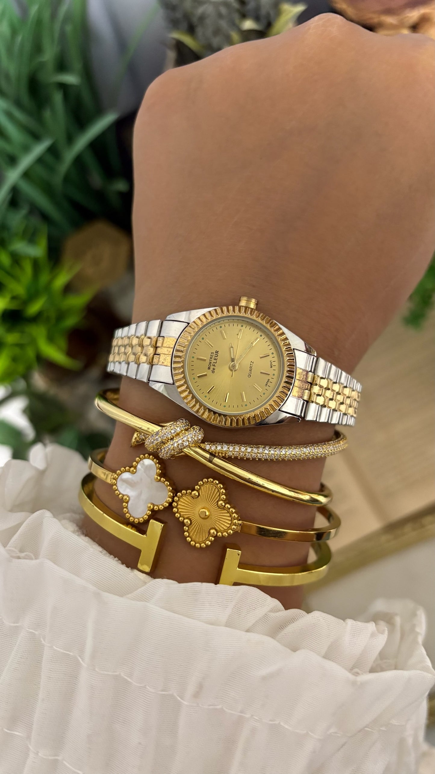 Vintage Monstres de Fleur Fluted Bezel Watch in Two-Tone Gold Champagne Dial Quartz