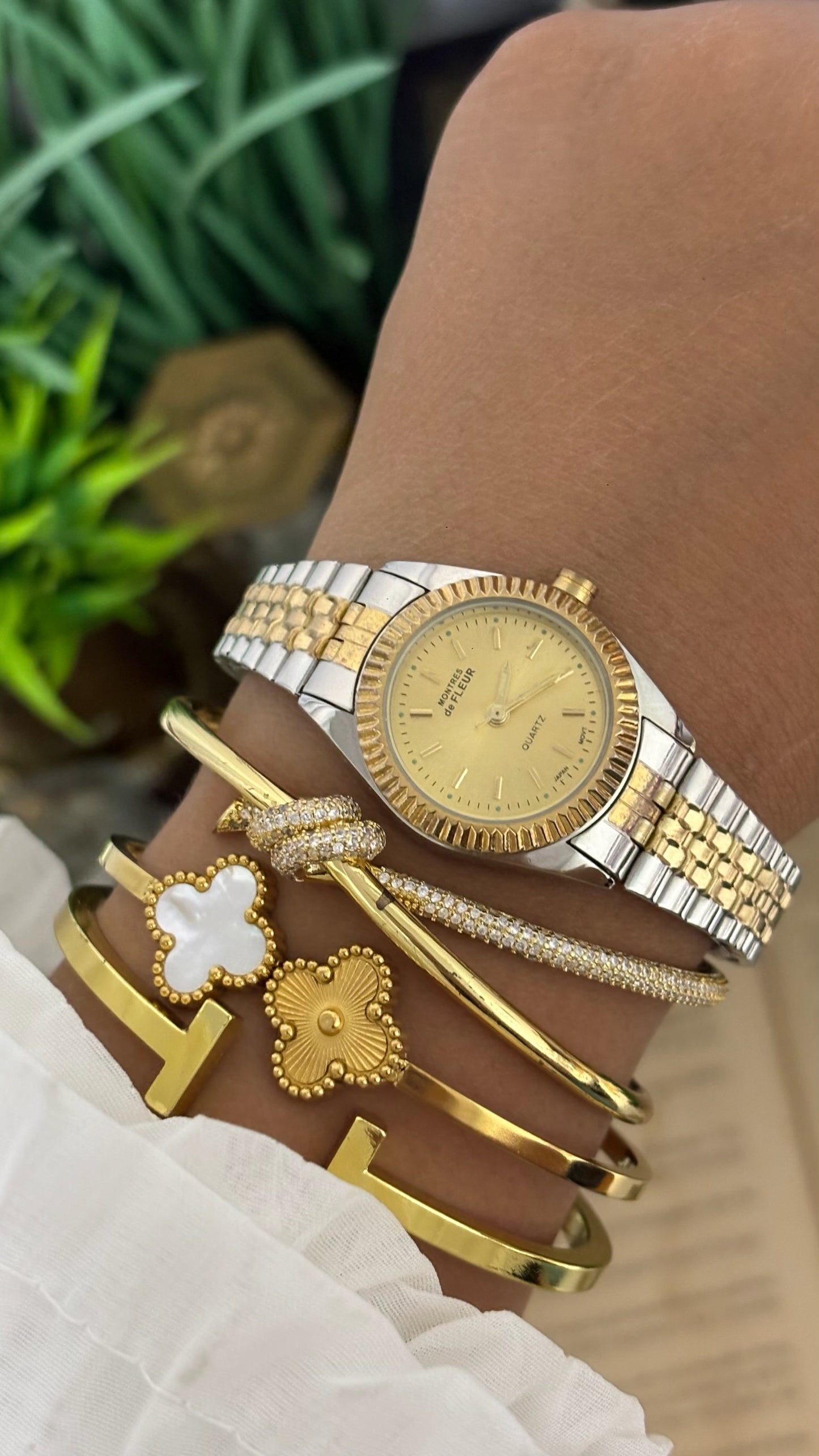 Vintage Monstres de Fleur Fluted Bezel Watch in Two-Tone Gold Champagne Dial Quartz