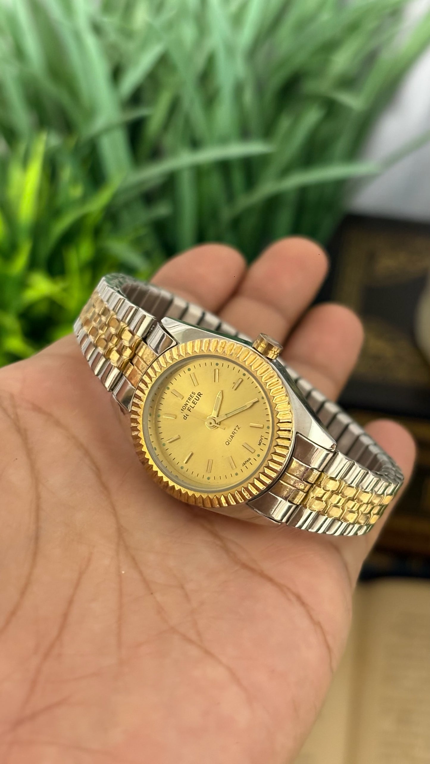 Vintage Monstres de Fleur Fluted Bezel Watch in Two-Tone Gold Champagne Dial Quartz