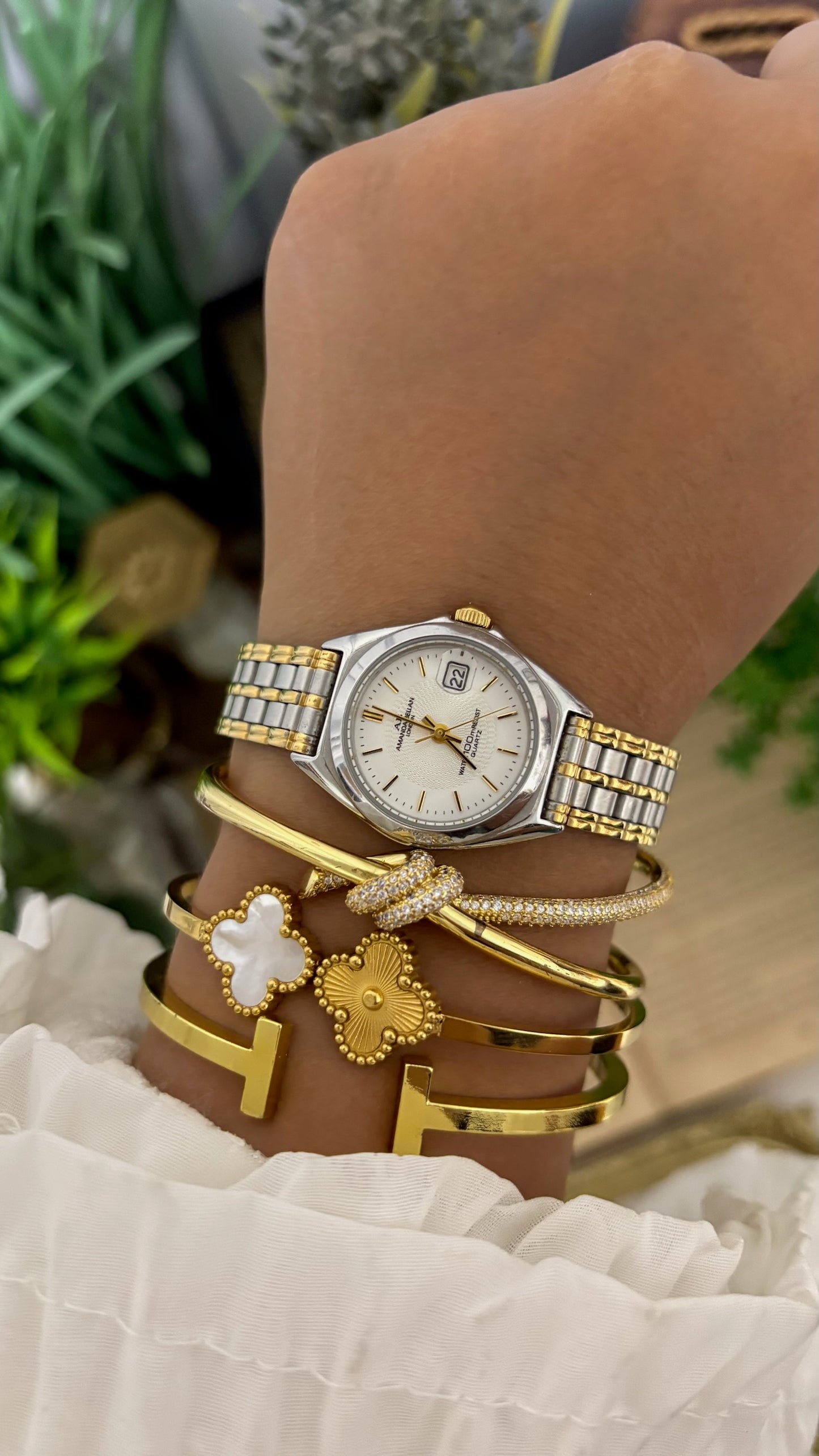 Vintage Amanda Bellan Watch with Date Window in Two-Tone White Textured Dial Quartz