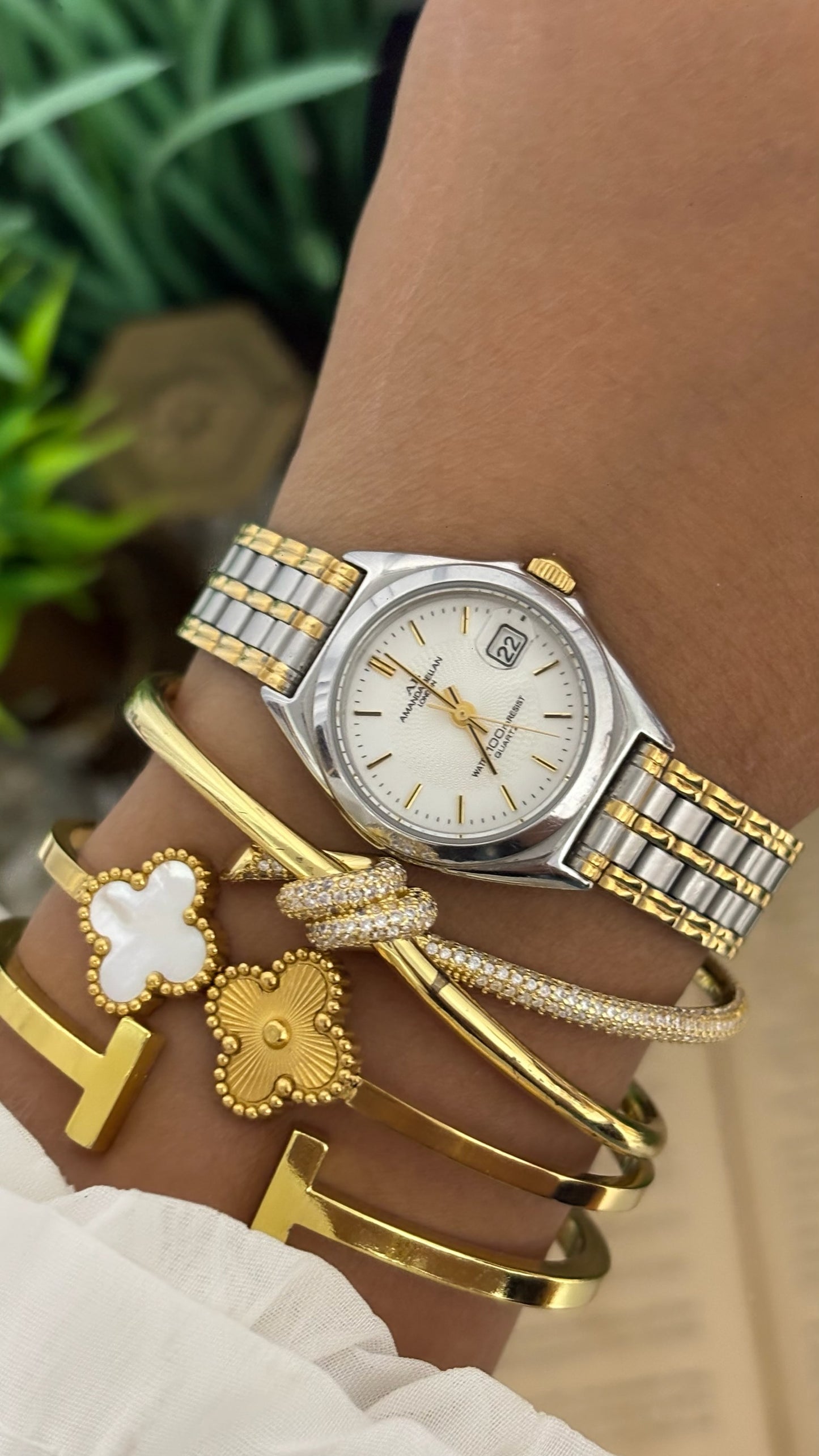 Vintage Amanda Bellan Watch with Date Window in Two-Tone White Textured Dial Quartz