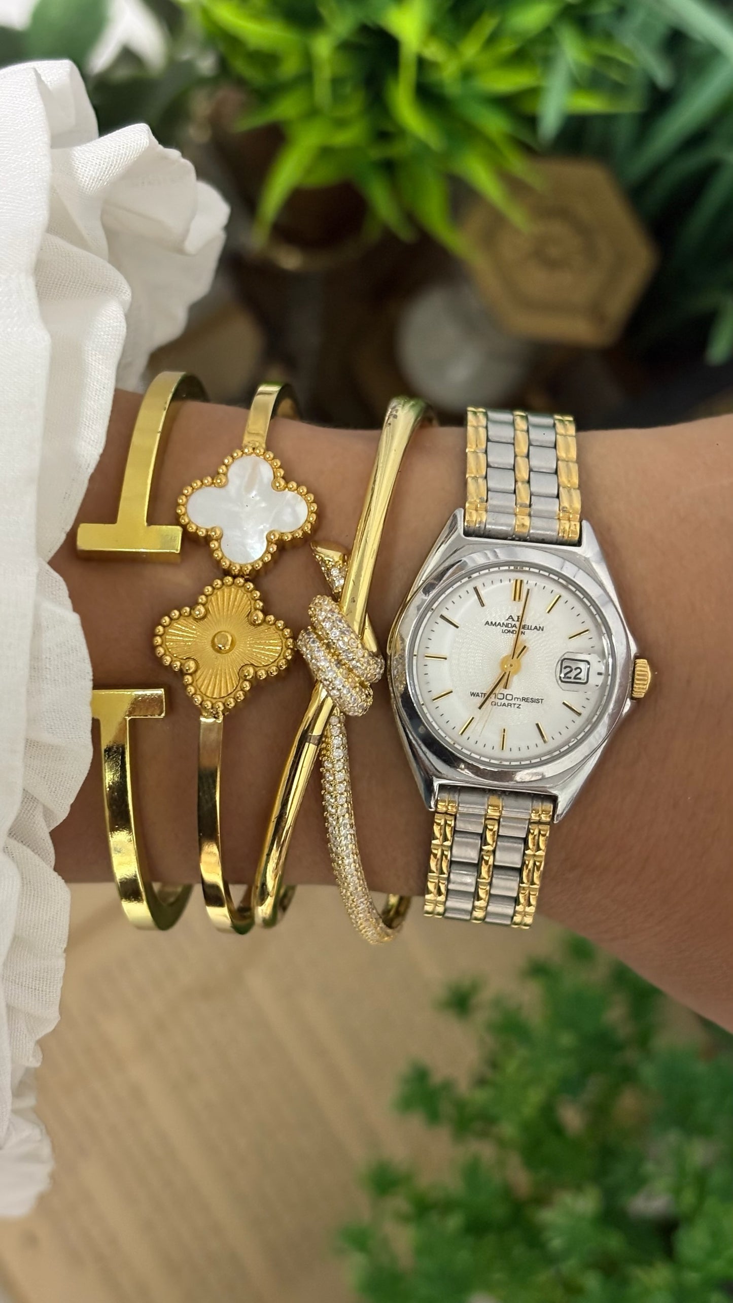 Vintage Amanda Bellan Watch with Date Window in Two-Tone White Textured Dial Quartz