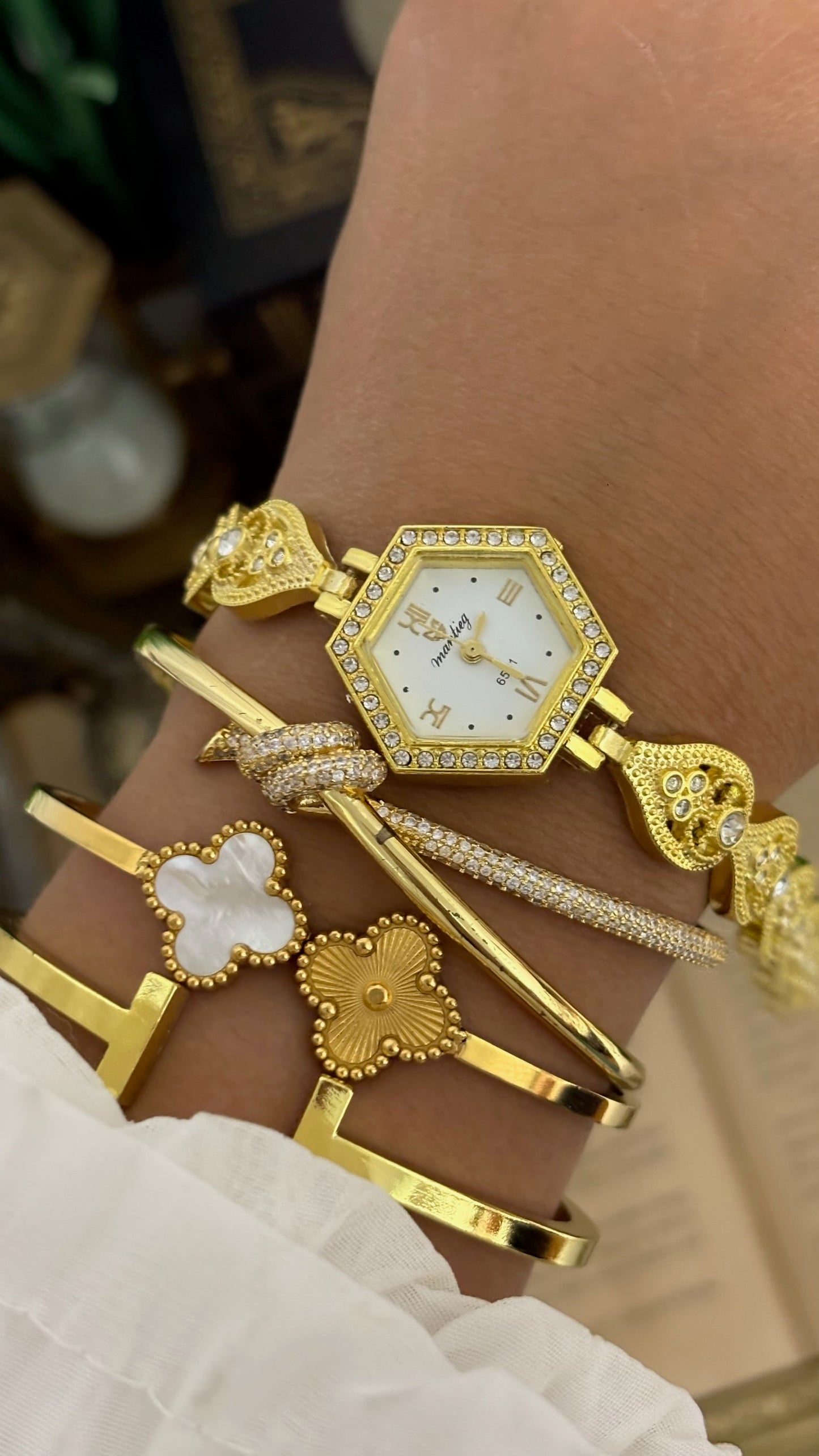 Vintage Mantieg Hexagonal Studded Bezel Watch with Heart Filigree Links in Gold Tone White Dial Quartz