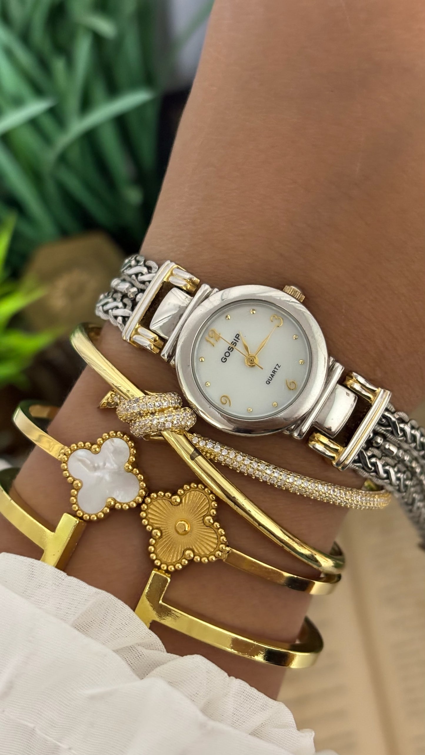 Vintage Gossip Round Case Woven Intricate Mesh Strap Watch in Two-Tone Mother of Pearl Dial Quartz