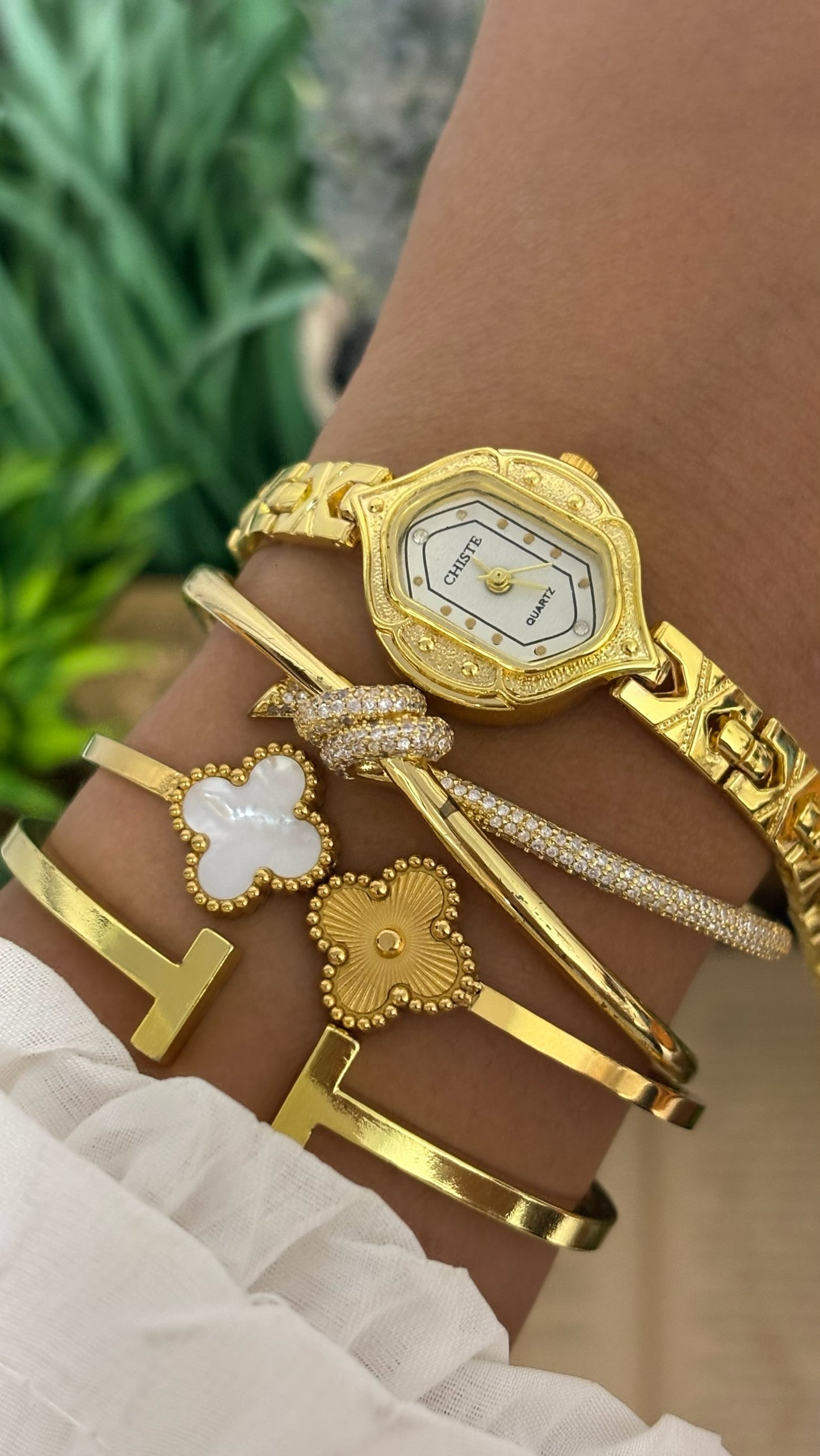 Vintage Chiste Elongated Hexagonal Filigree Case Bracelet Watch in Gold Tone White Dial Quartz