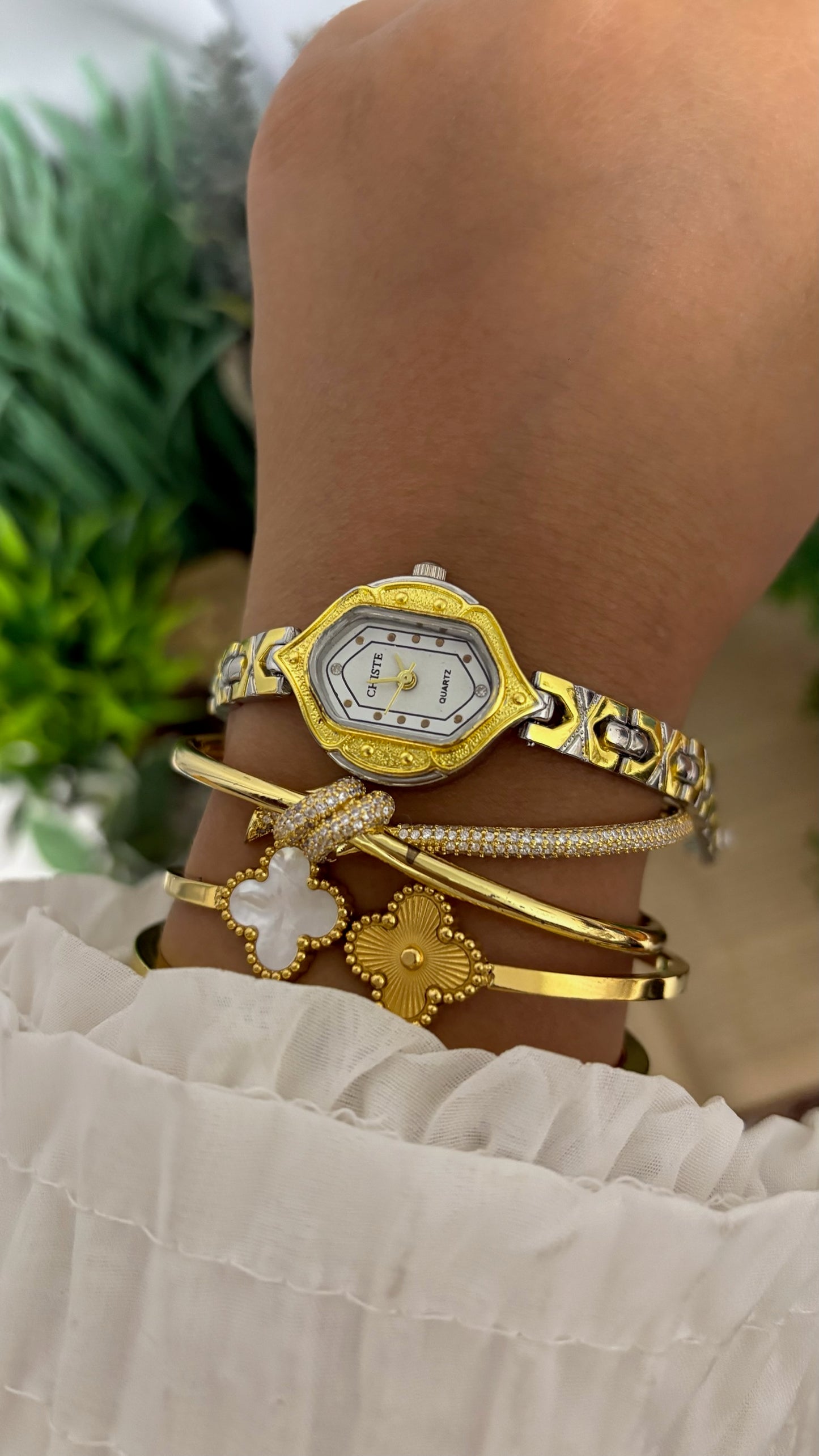 Vintage Chiste Hexagonal Textured Bezel Watch with Cutout Link Bracelet in Two-Tone Gold and Silver White Dial Quartz