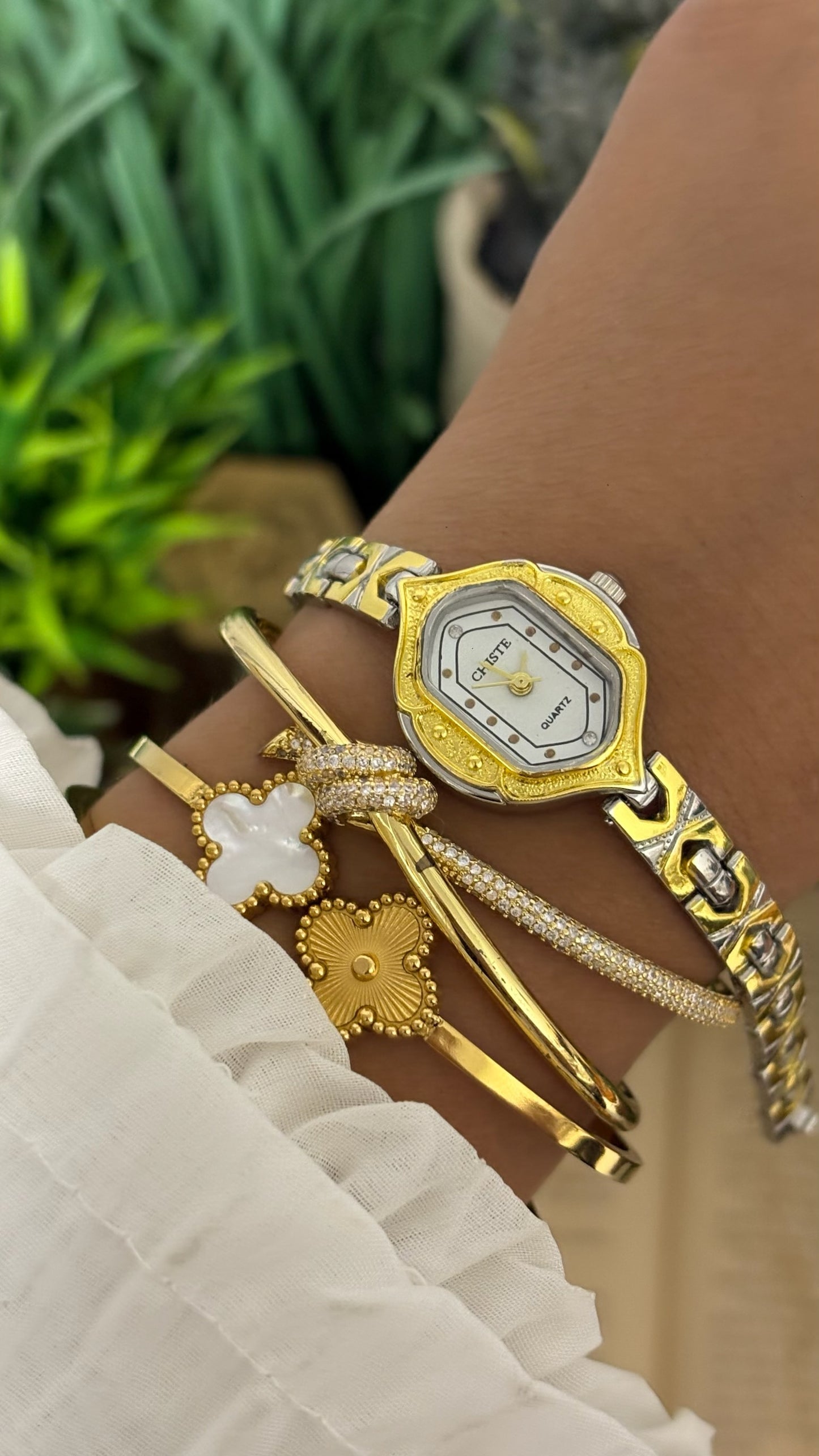 Vintage Chiste Hexagonal Textured Bezel Watch with Cutout Link Bracelet in Two-Tone Gold and Silver White Dial Quartz