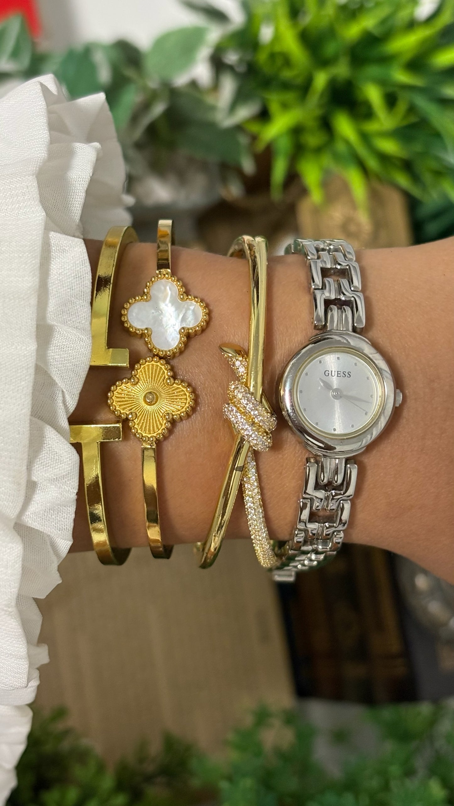 Vintage Guess Petite Round Face Watch with Interlocking H-Shaped Links in Silver Tone White Sunburst Dial Quartz