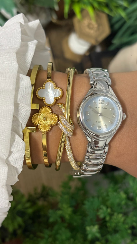 Vintage Faded Glory Round Face Watch with Smooth Link Bracelet in Silver Tone Champagne Dial Quartz