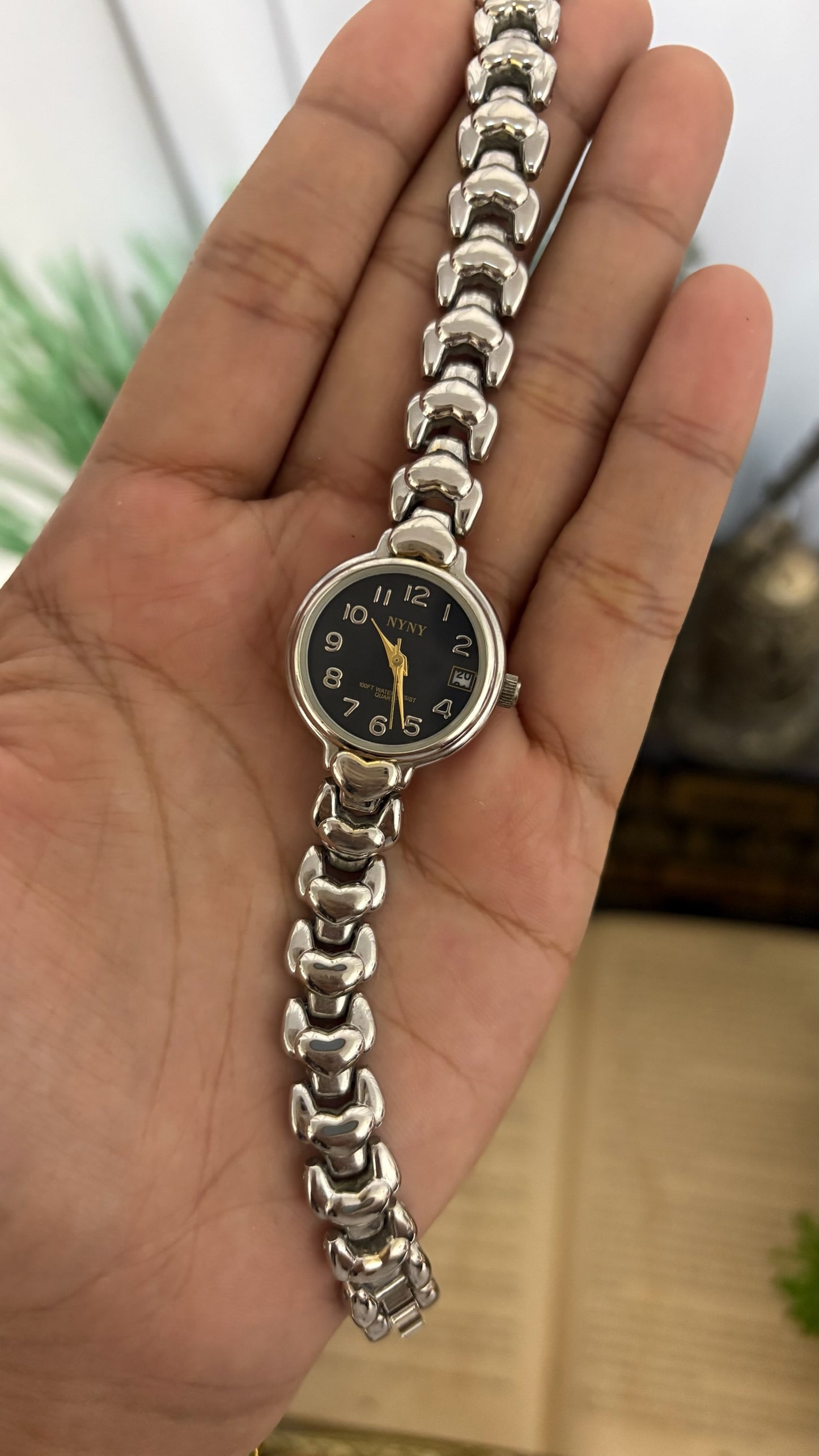 Vintage NYNY 100 FT Water Resist Petite Date Window Round Watch with Heart Shape End Links in Silver Tone Black Dial Quartz