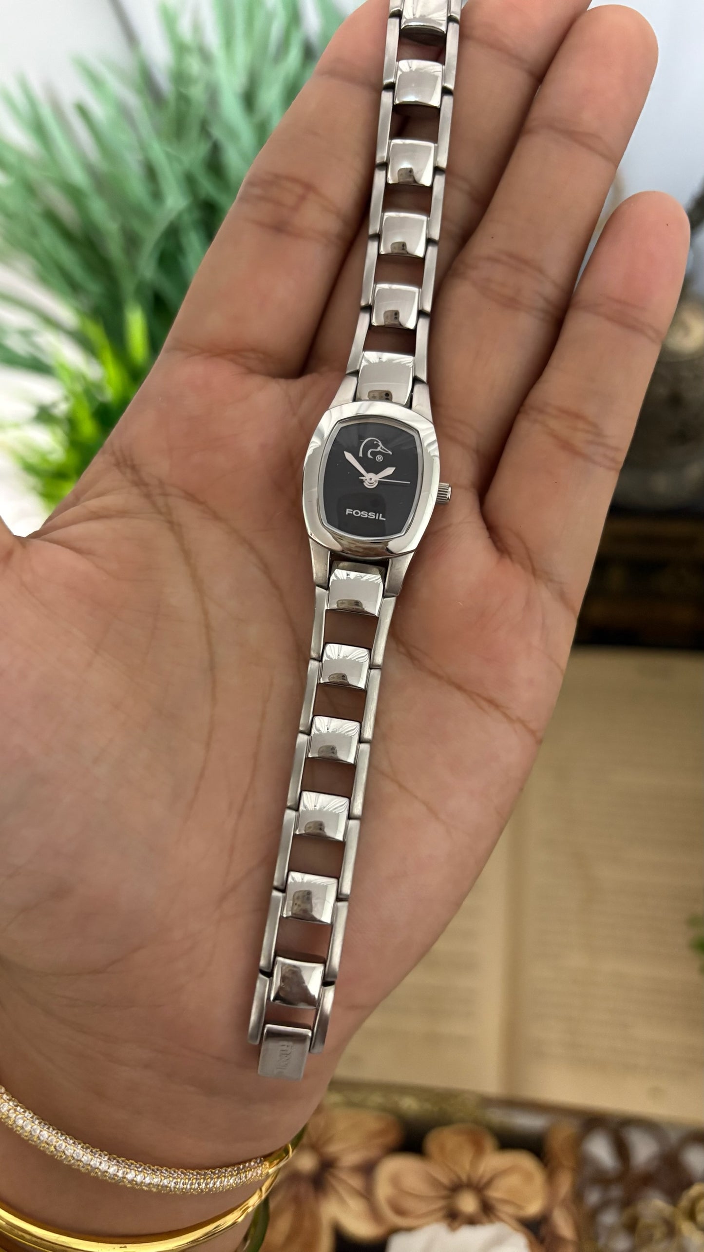 Dainty Vintage Fossil Rectangular Tank Watch in Silver Tone White Dial Quartz