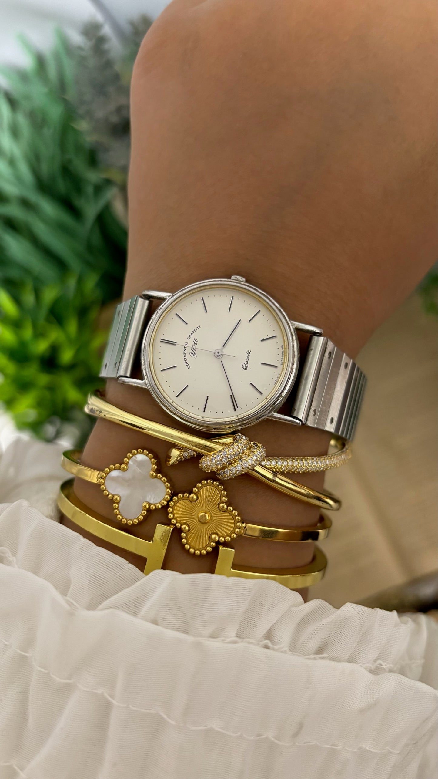 Vintage Sentimental Graffiti YOU by Orient Round Dress Watch with Flat Panel Stretch Band in Silver Tone White Dial Quartz