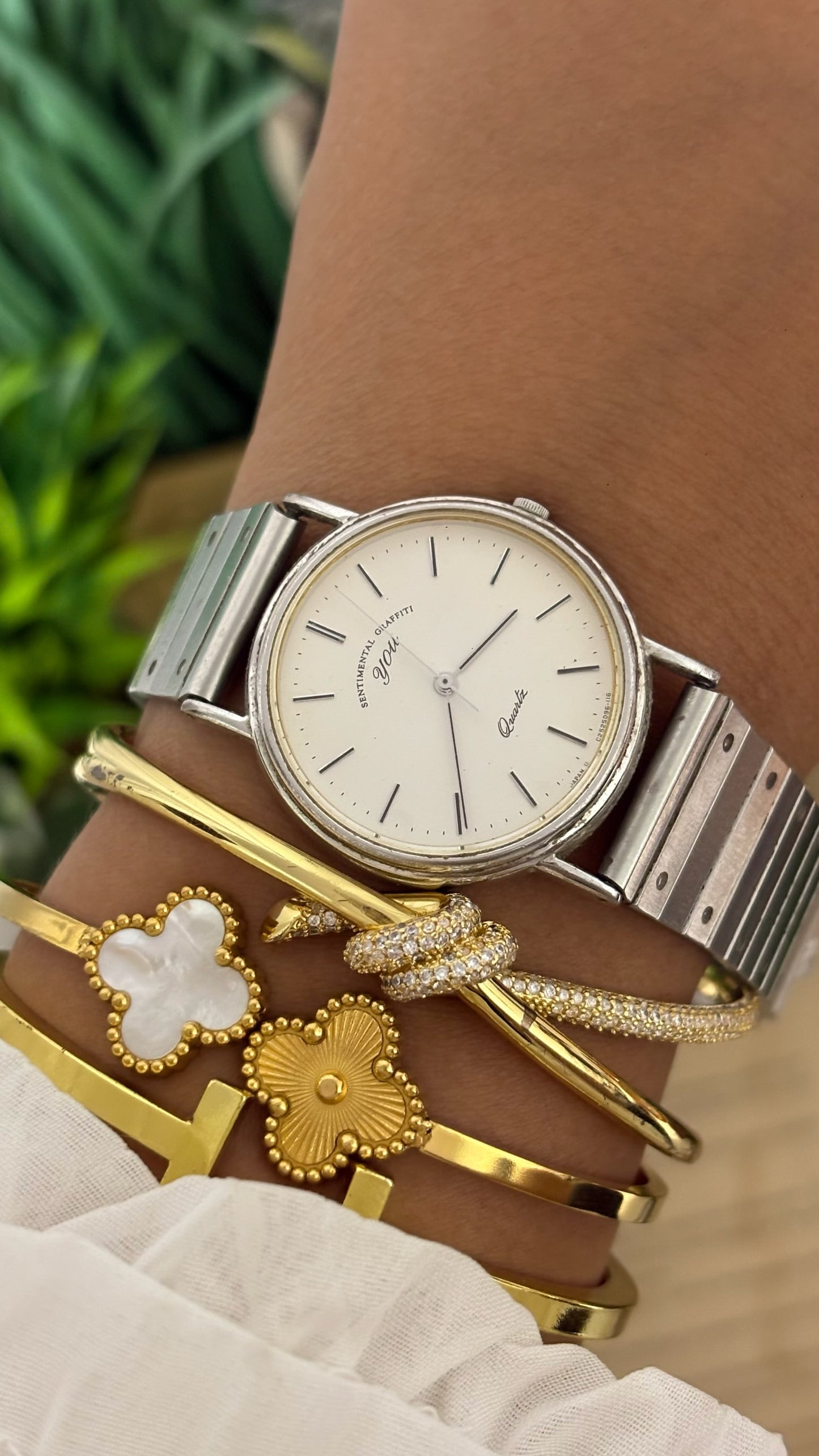 Vintage Sentimental Graffiti YOU by Orient Round Dress Watch with Flat Panel Stretch Band in Silver Tone White Dial Quartz