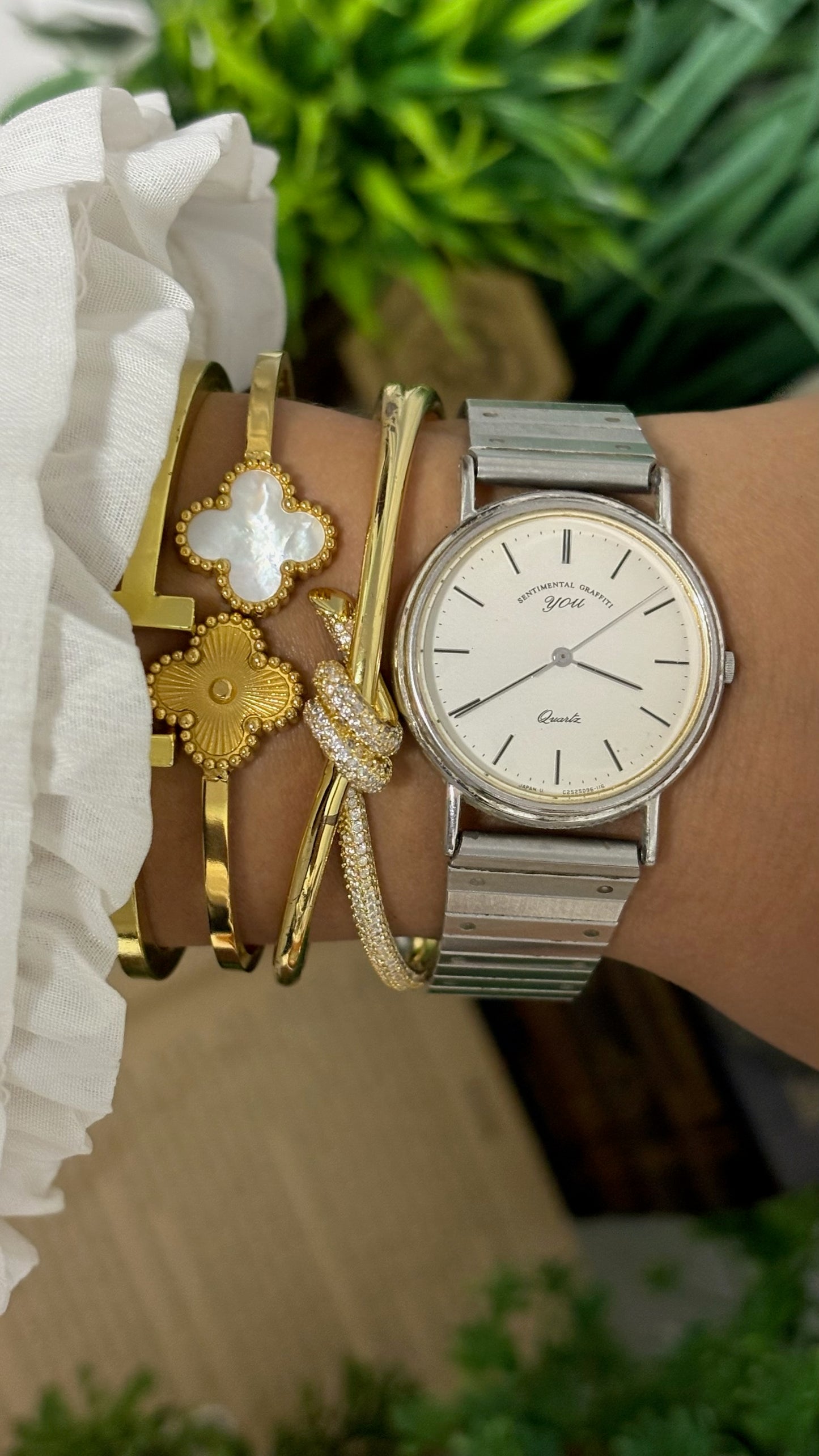 Vintage Sentimental Graffiti YOU by Orient Round Dress Watch with Flat Panel Stretch Band in Silver Tone White Dial Quartz