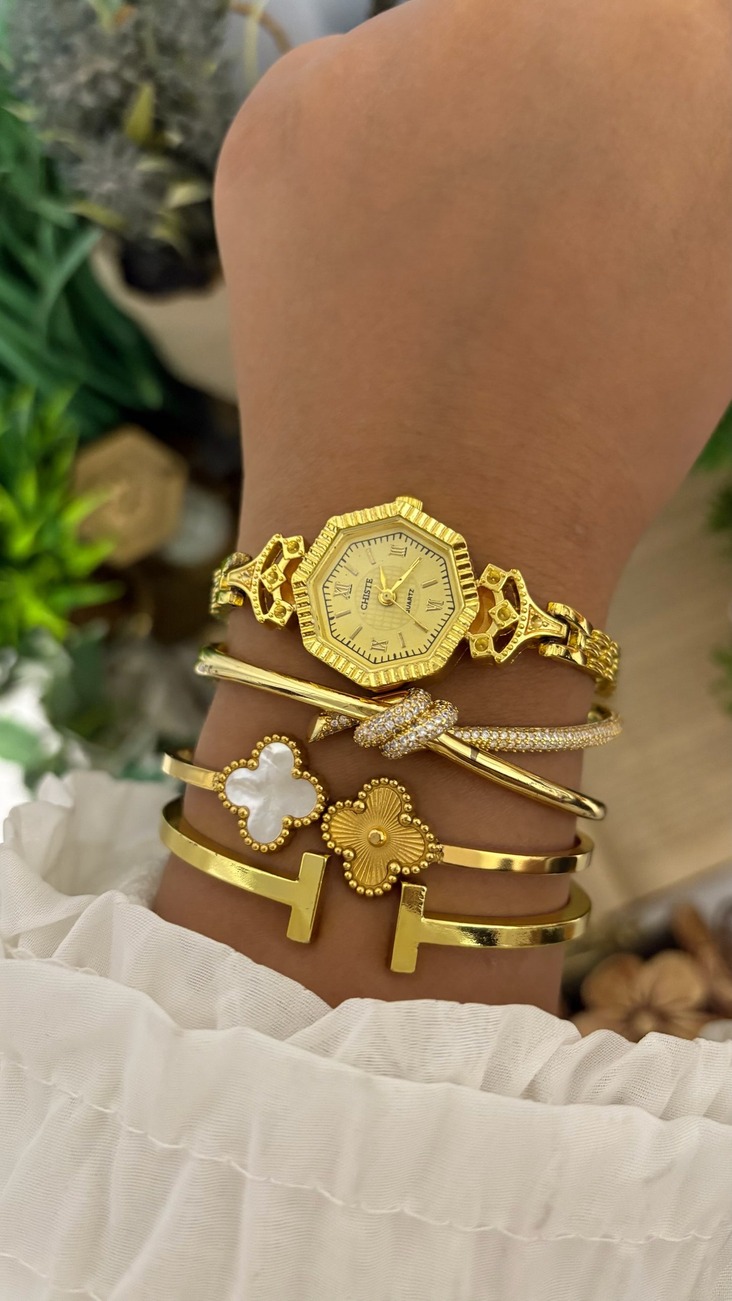 Vintage Chiste Octagonal Coin Edge Watch with Detailed Crown Filigree Lugs and Smooth Link Bracelet in Gold Tone Gold Textured Dial Quartz