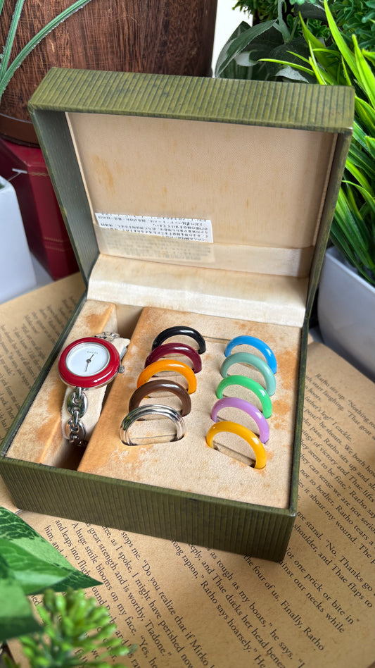 Vintage Gucci 1100L Interchangeable Bezel Set Bracelet Watch in Silver Tone