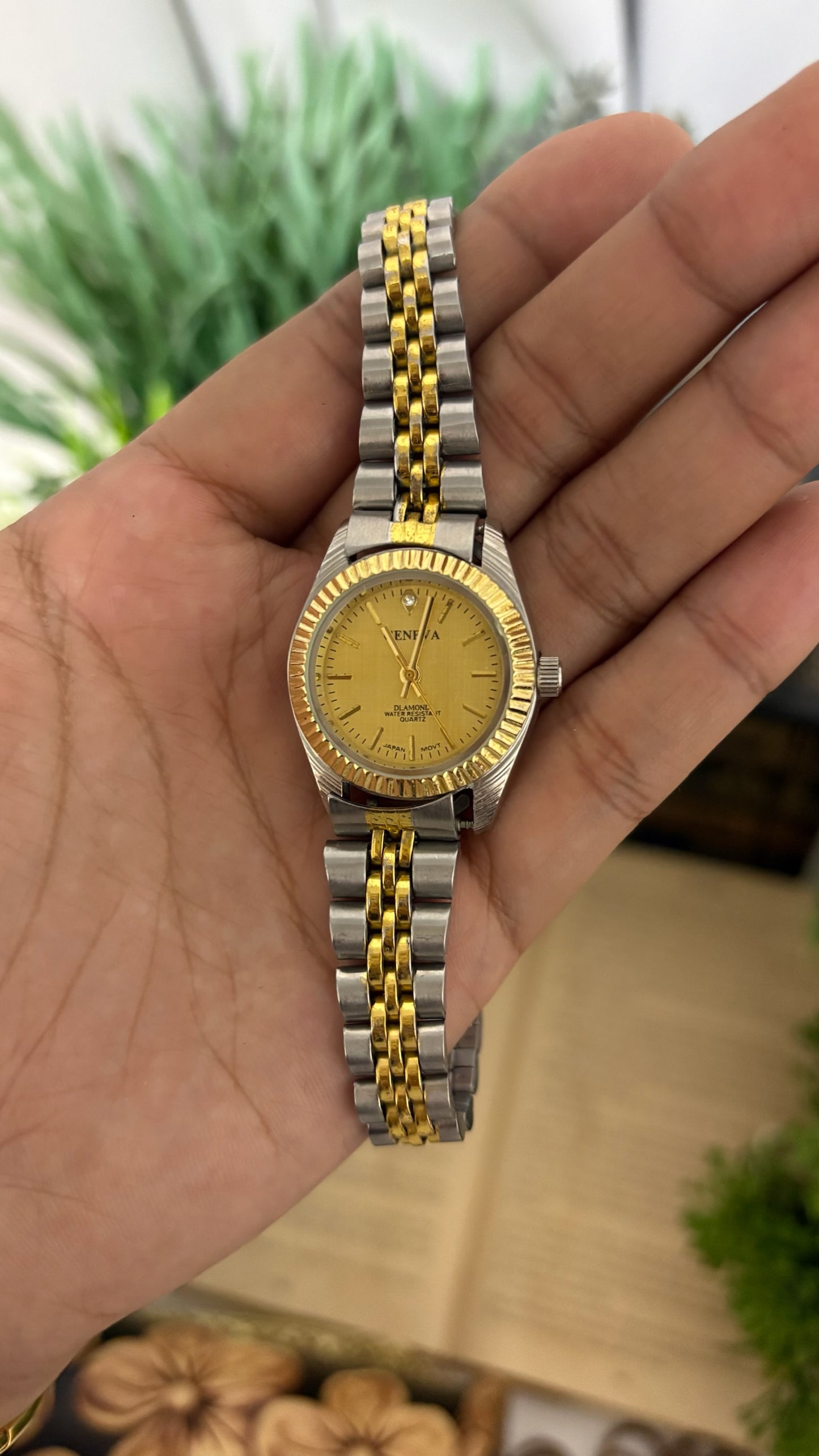 Vintage Geneva Round Classic Dress Watch with Fluted Bezel, Diamond Accent, and Two-Tone Jubilee Link Bracelet Champagne Dial Quartz