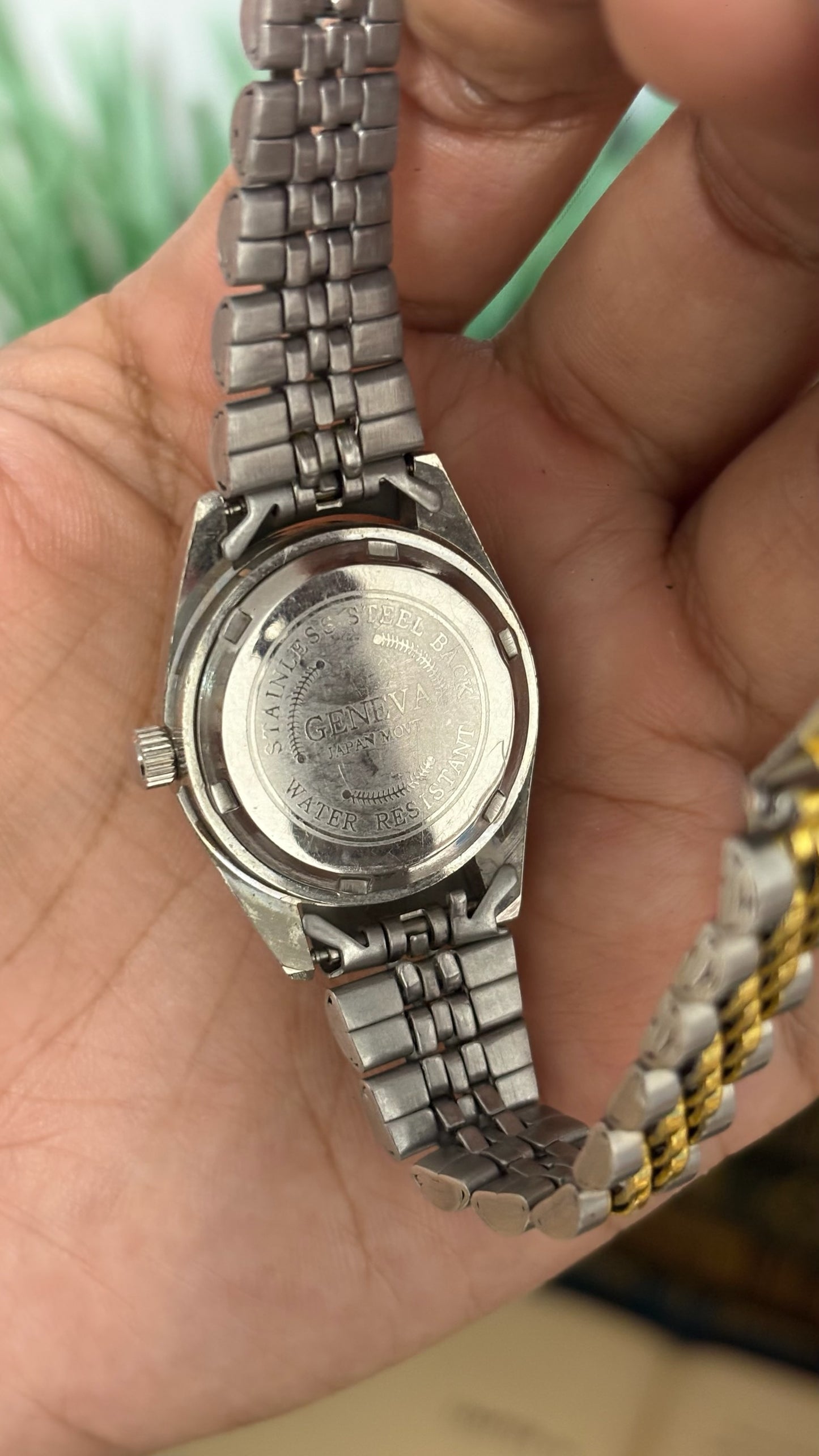Vintage Geneva Round Classic Dress Watch with Fluted Bezel, Diamond Accent, and Two-Tone Jubilee Link Bracelet Champagne Dial Quartz