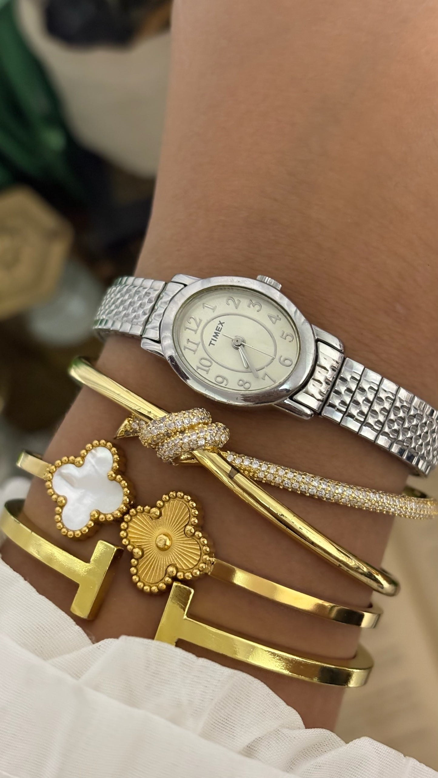 Vintage Timex Petite Oval Dress Watch with Textured Rice-Style Expansion Band in Silver Tone White Dial Quartz