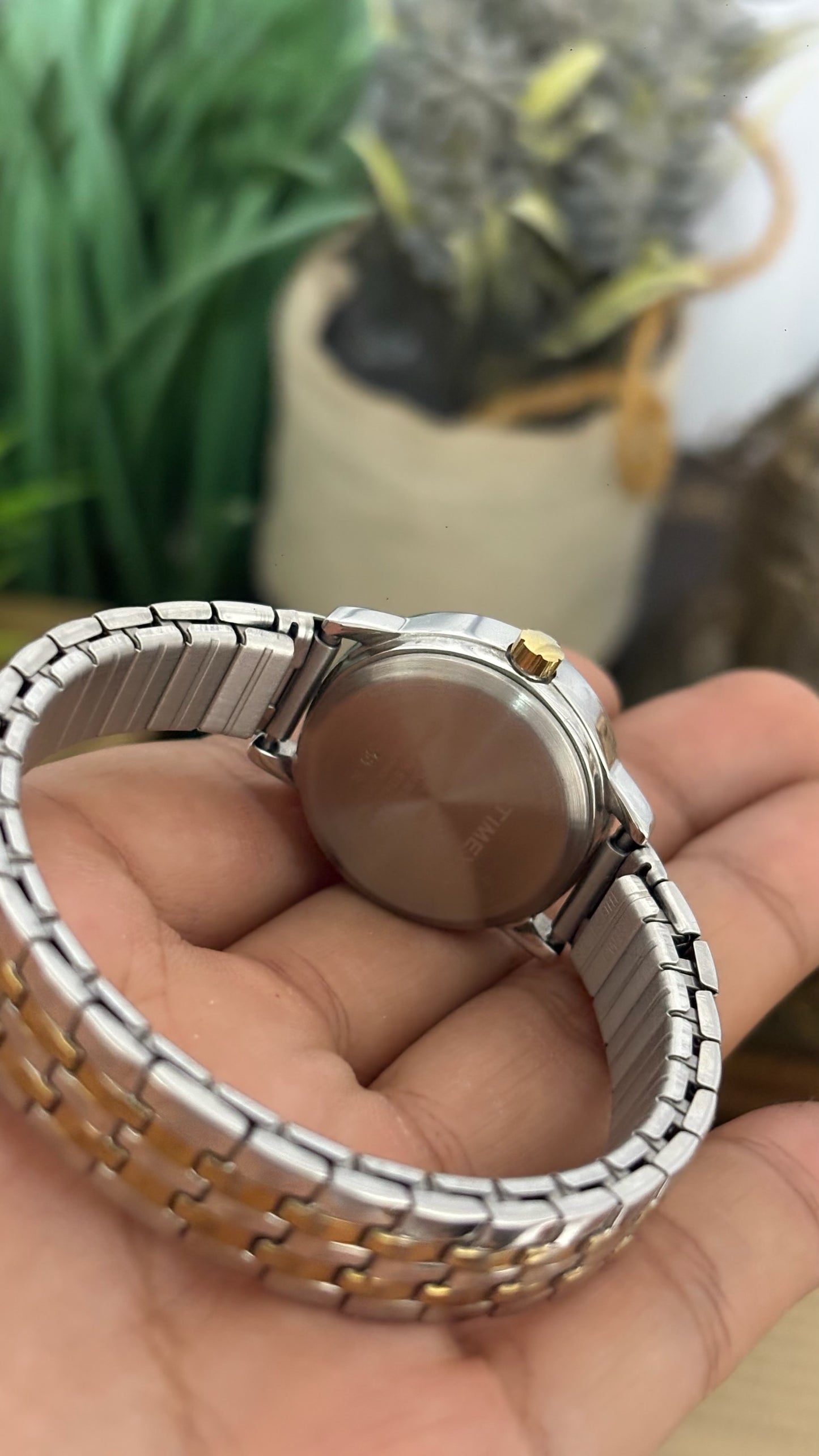 Vintage Timex Round Classic Dress Watch with Indiglo and Two-Tone Jubilee-Style Link Bracelet in Silver and Gold Tone White Dial Quartz