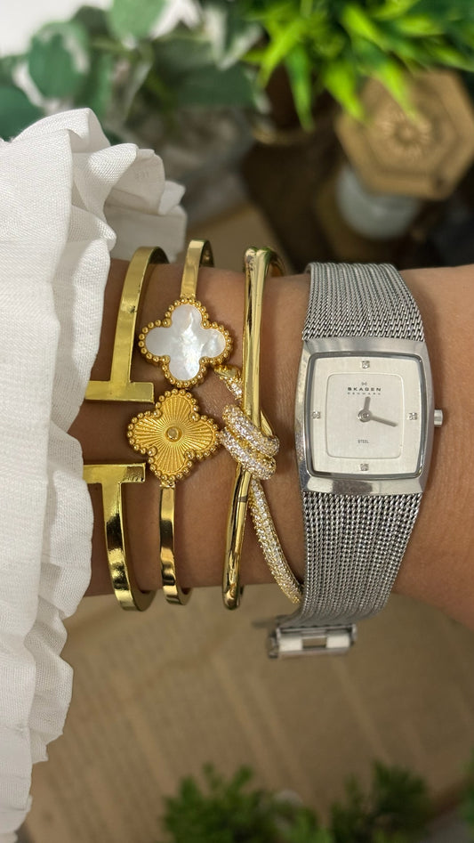 Vintage Skagen Denmark Slim Square Tank Watch with Crystal Hour Markers, Silver White Dial, and Integrated Mesh Band in Silver Tone Quartz