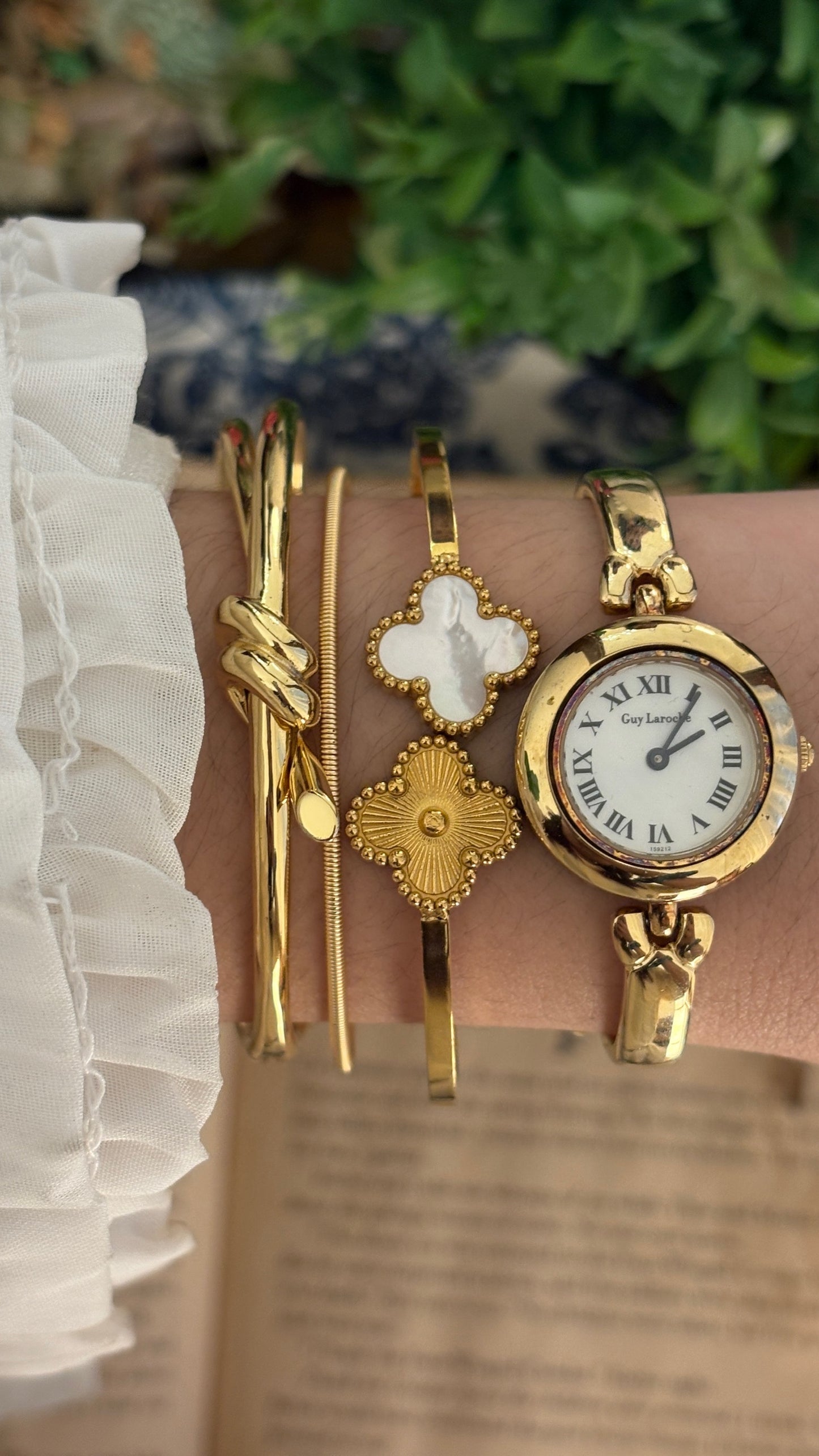 Extremely Rare Boxed Vintage Guy Laroche Interchangeable Bezel Set in Gold Tone Quartz
