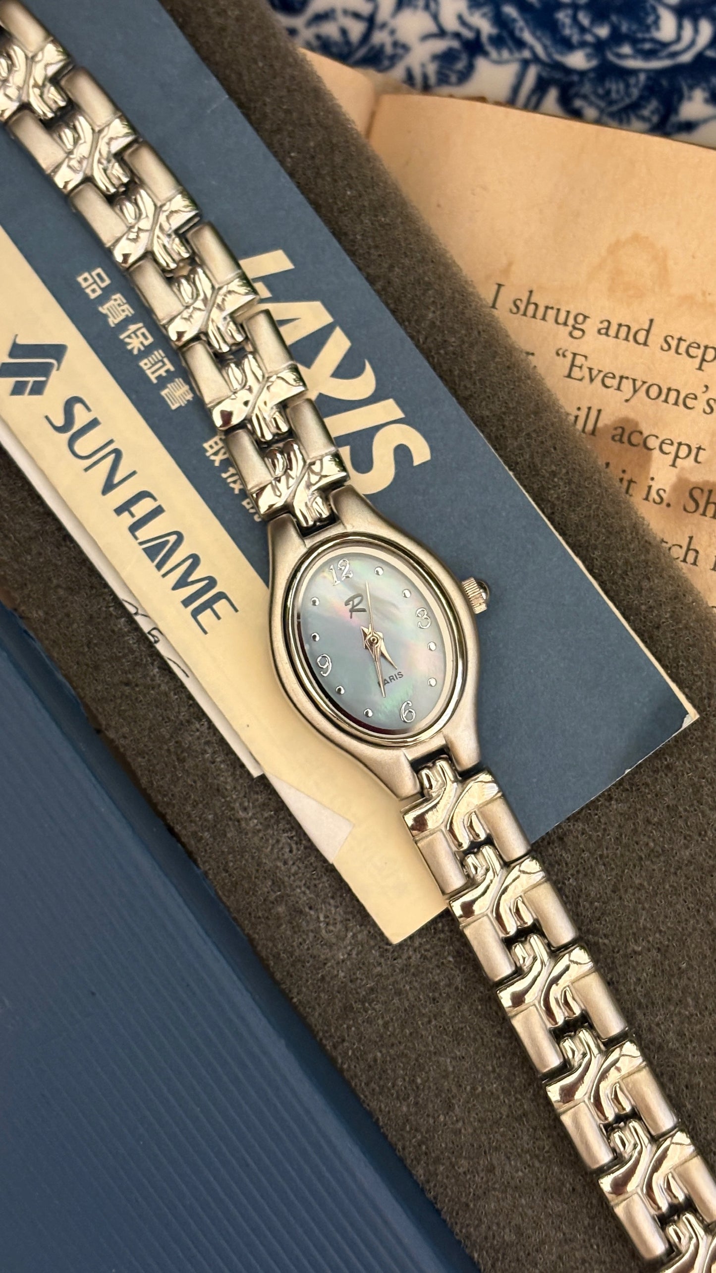 Rare Boxed Vintage Roberta Bellini By J-Axis Blue Mother of Pearl Dial Watch in Silver Tone Quartz