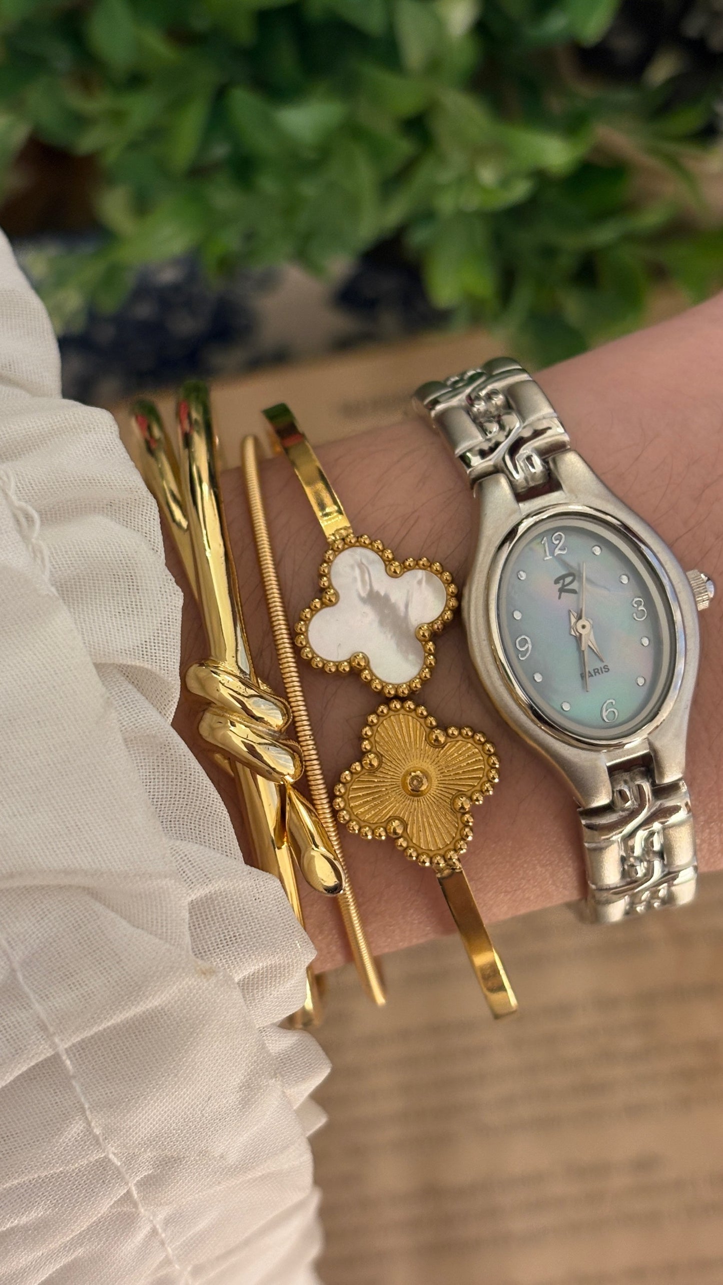 Rare Boxed Vintage Roberta Bellini By J-Axis Blue Mother of Pearl Dial Watch in Silver Tone Quartz