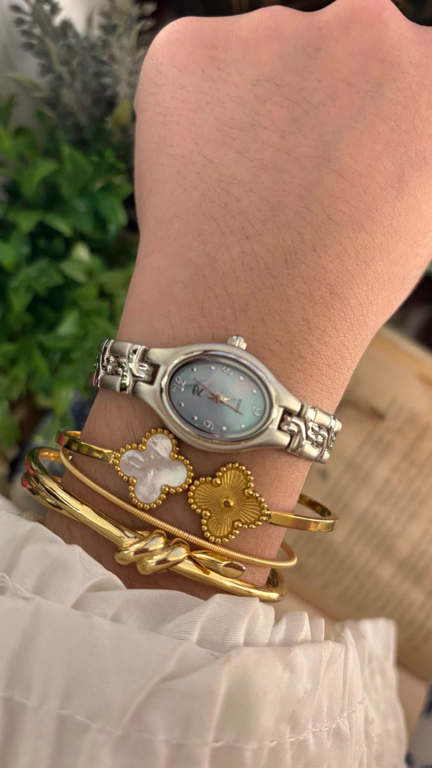 Rare Boxed Vintage Roberta Bellini By J-Axis Blue Mother of Pearl Dial Watch in Silver Tone Quartz