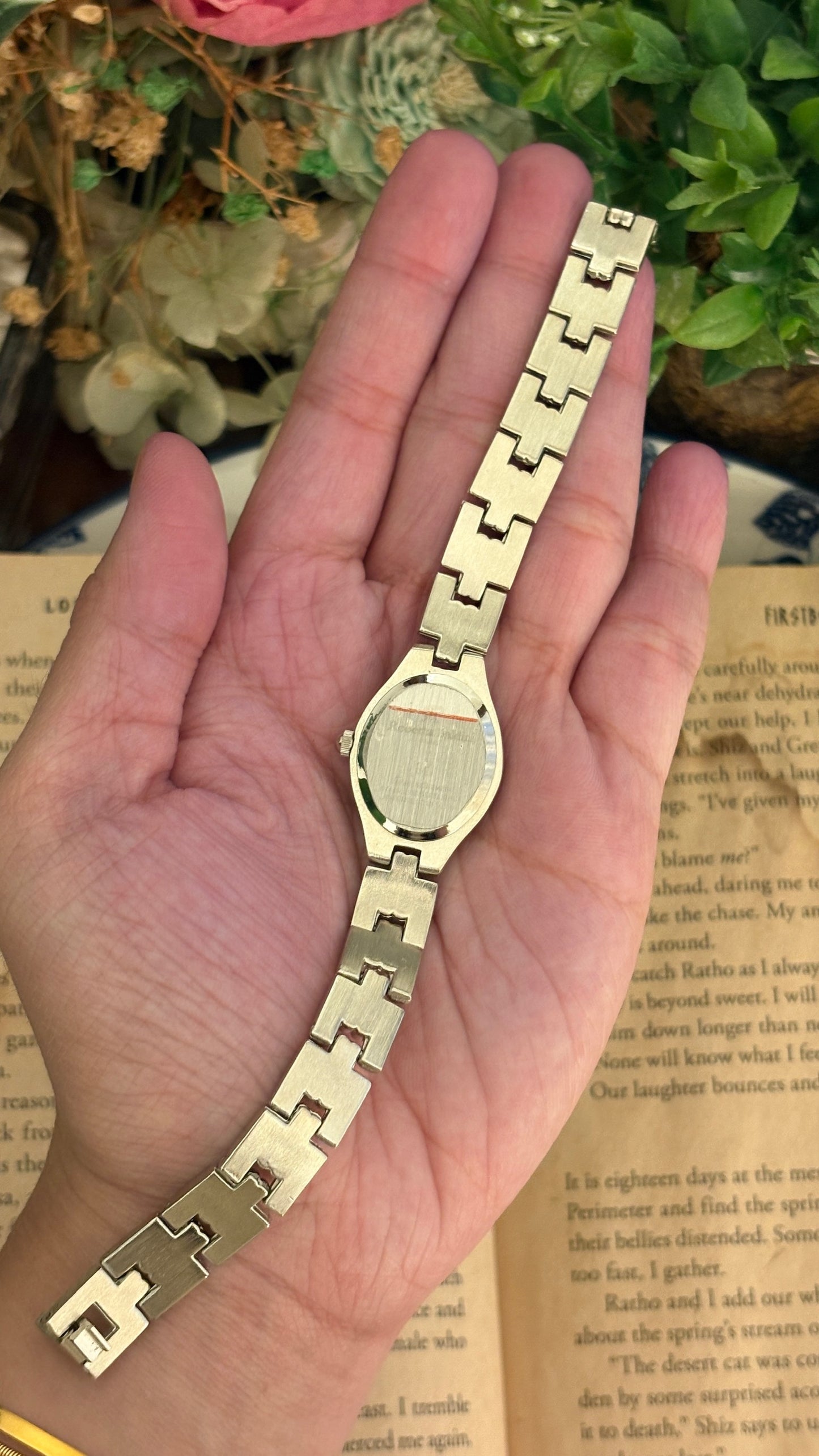 Rare Boxed Vintage Roberta Bellini By J-Axis Blue Mother of Pearl Dial Watch in Silver Tone Quartz