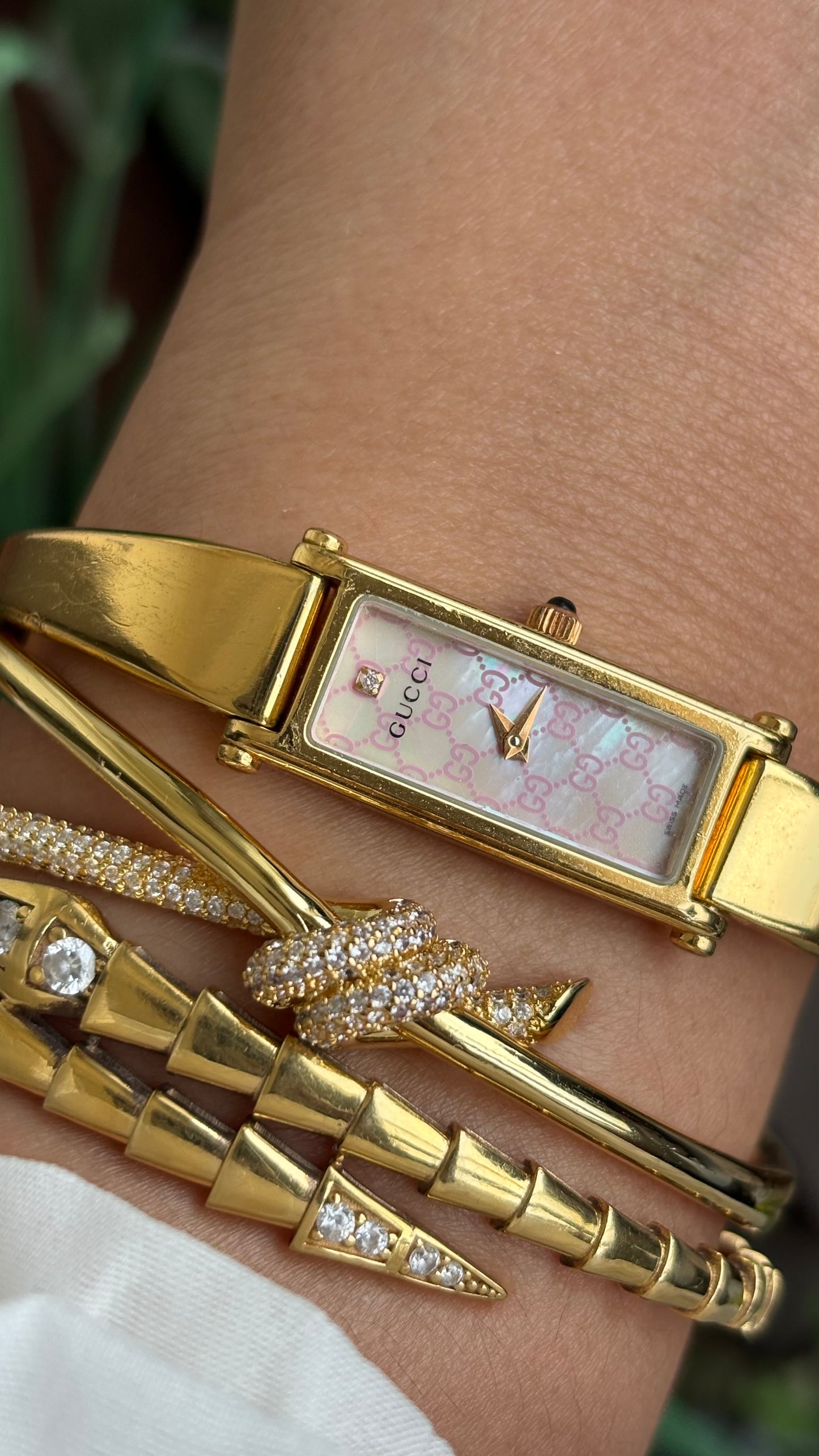 Vintage Gucci 1500L Watch in Gold Tone Rare Monogram Pearl Dial with One Genuine Diamond with Original Gucci Box