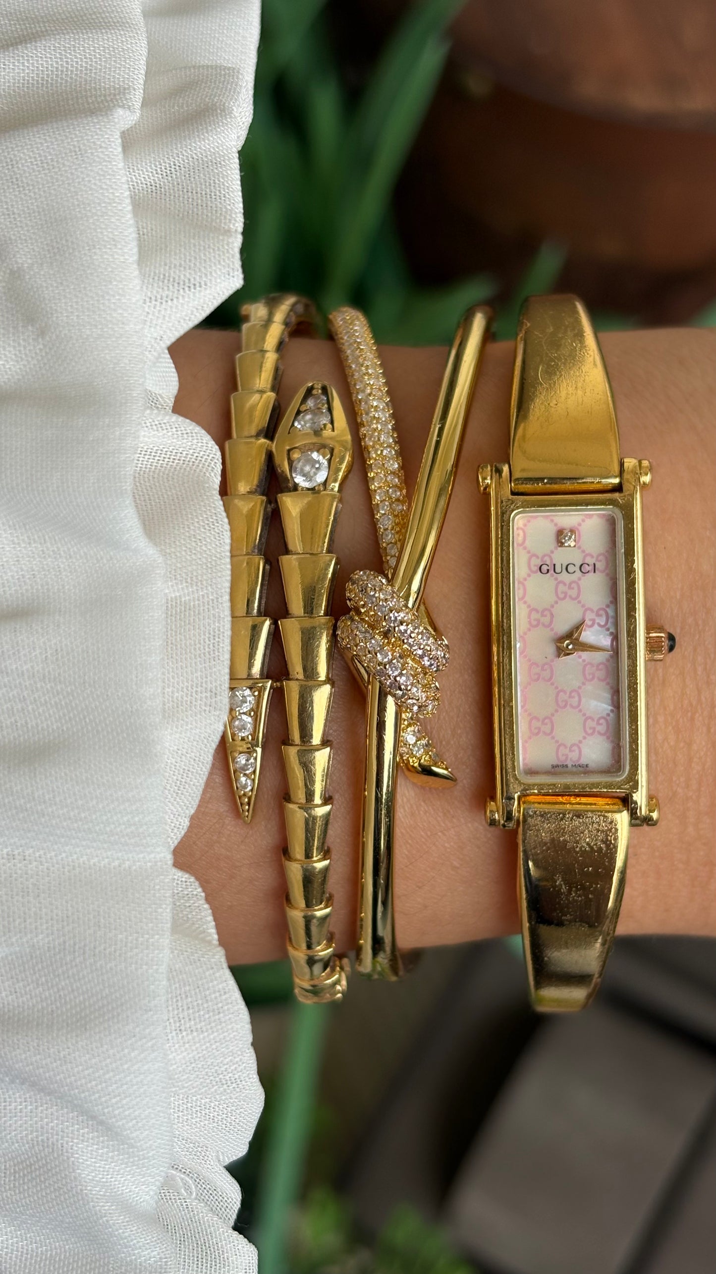Vintage Gucci 1500L Watch in Gold Tone Rare Monogram Pearl Dial with One Genuine Diamond with Original Gucci Box