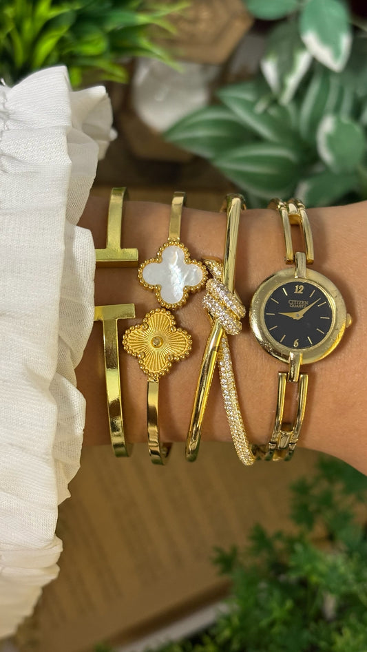 Dainty Vintage Citizen Black Dial Bracelet Watch in Gold Tone Quartz