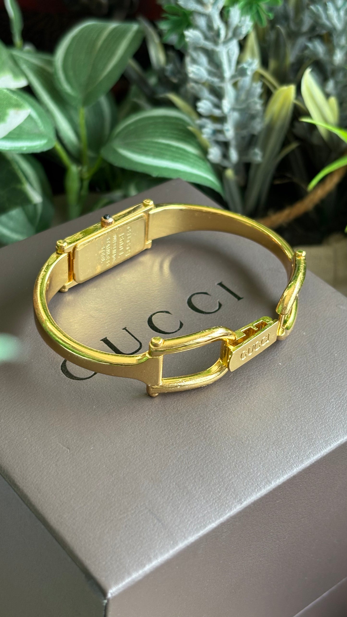 Vintage Gucci 1500L Watch in Gold Tone Rare Monogram Pearl Dial with One Genuine Diamond with Original Gucci Box