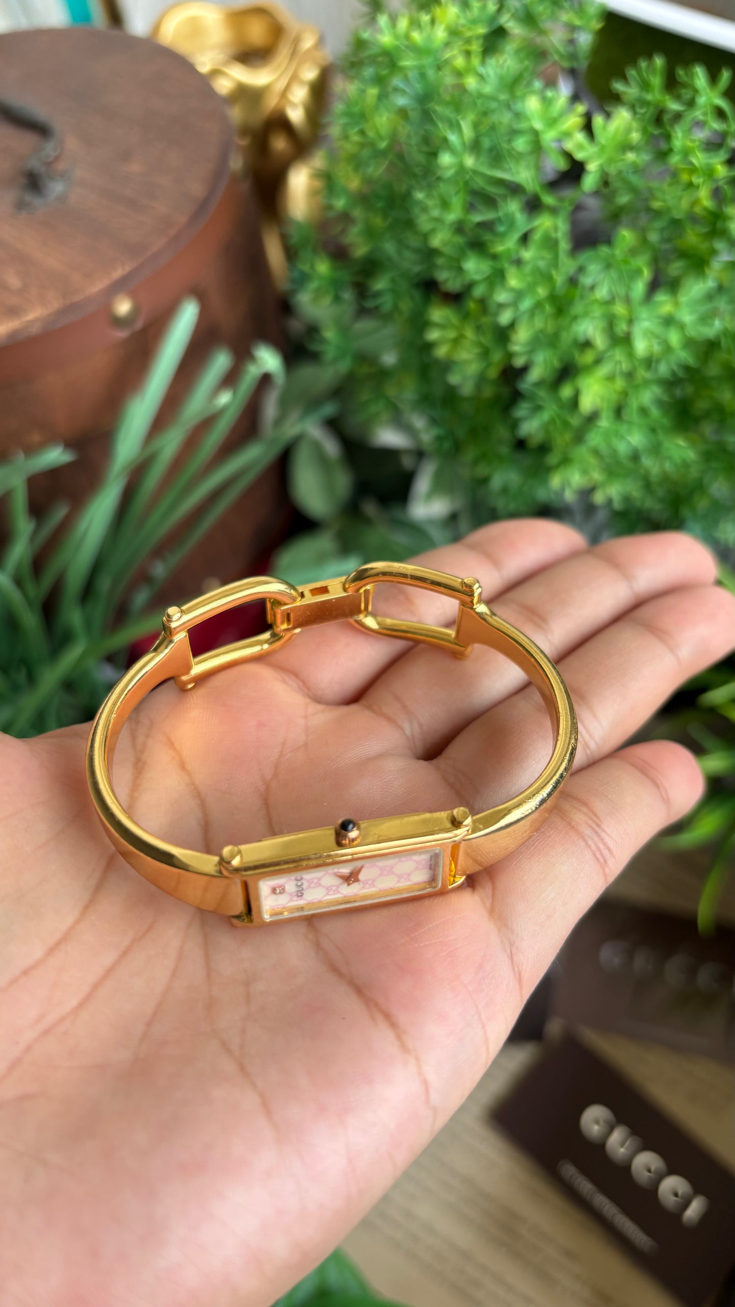 Vintage Gucci 1500L Watch in Gold Tone Rare Monogram Pearl Dial with One Genuine Diamond with Original Gucci Box