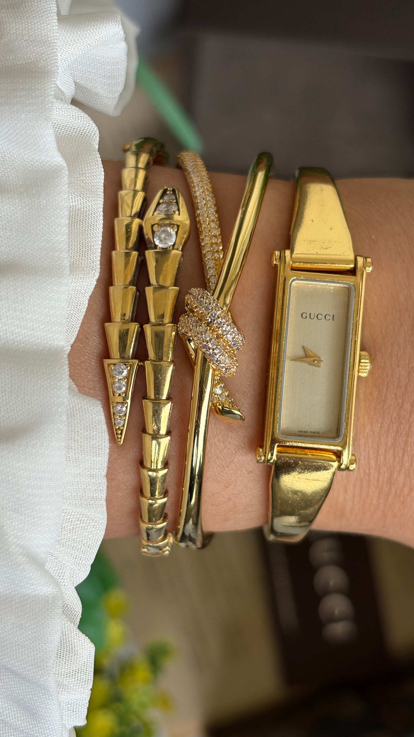 Vintage Gucci 1500L Watch in Gold Tone Classic Gold Dial with Original Gucci Box