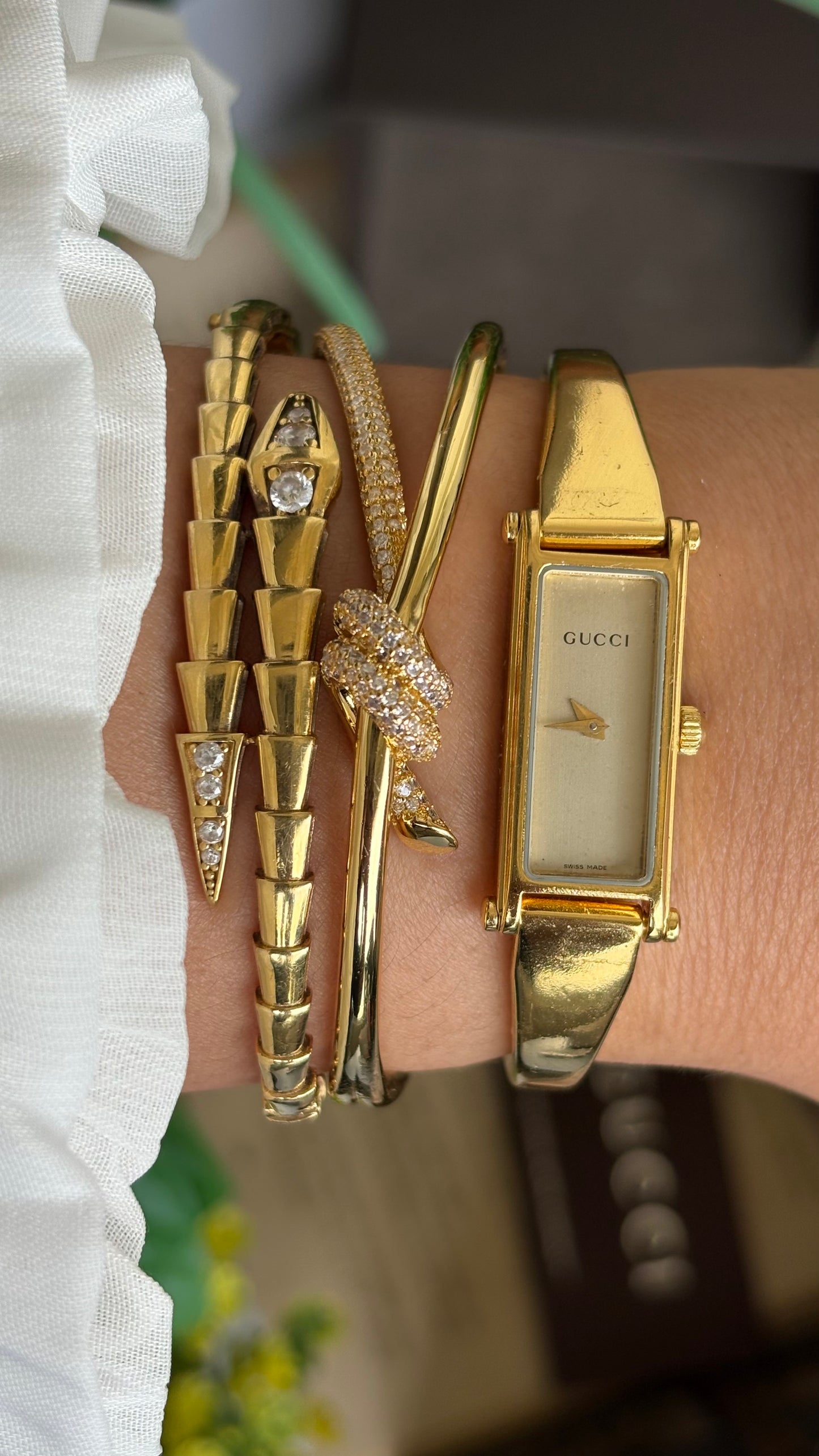 Vintage Gucci 1500L Watch in Gold Tone Classic Gold Dial with Original Gucci Box