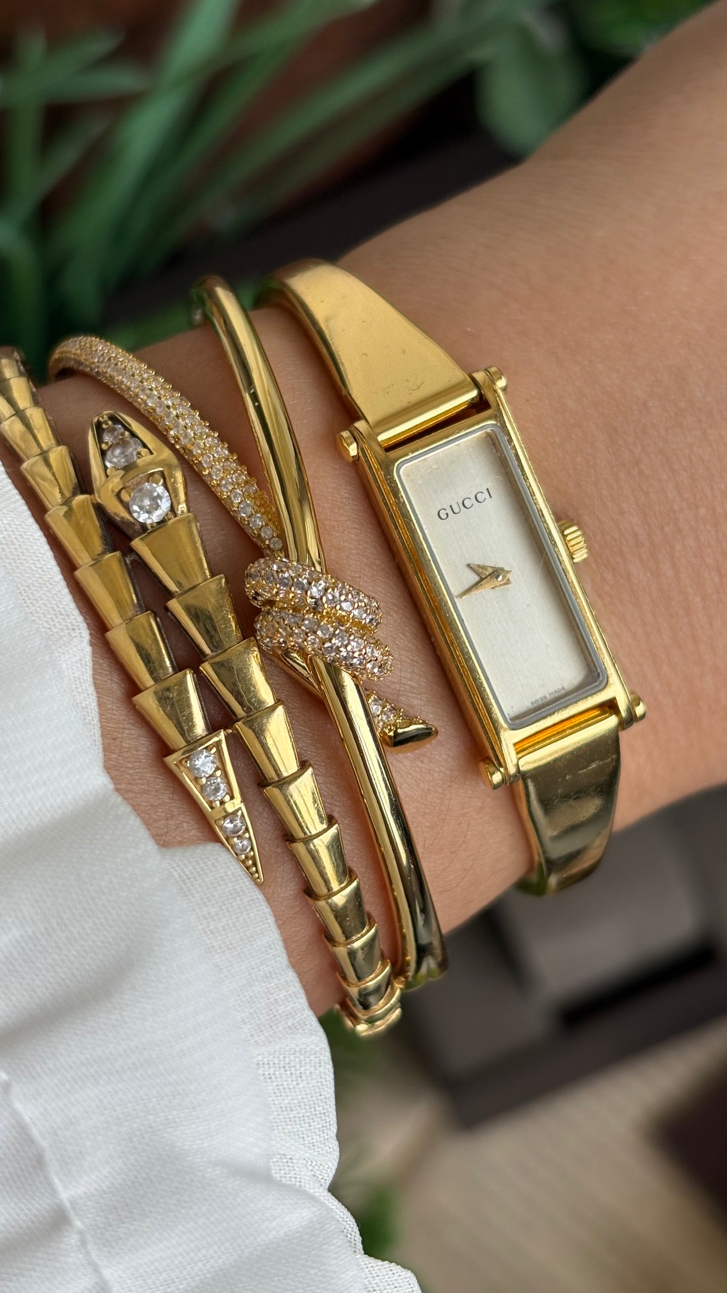 Vintage Gucci 1500L Watch in Gold Tone Classic Gold Dial with Original Gucci Box