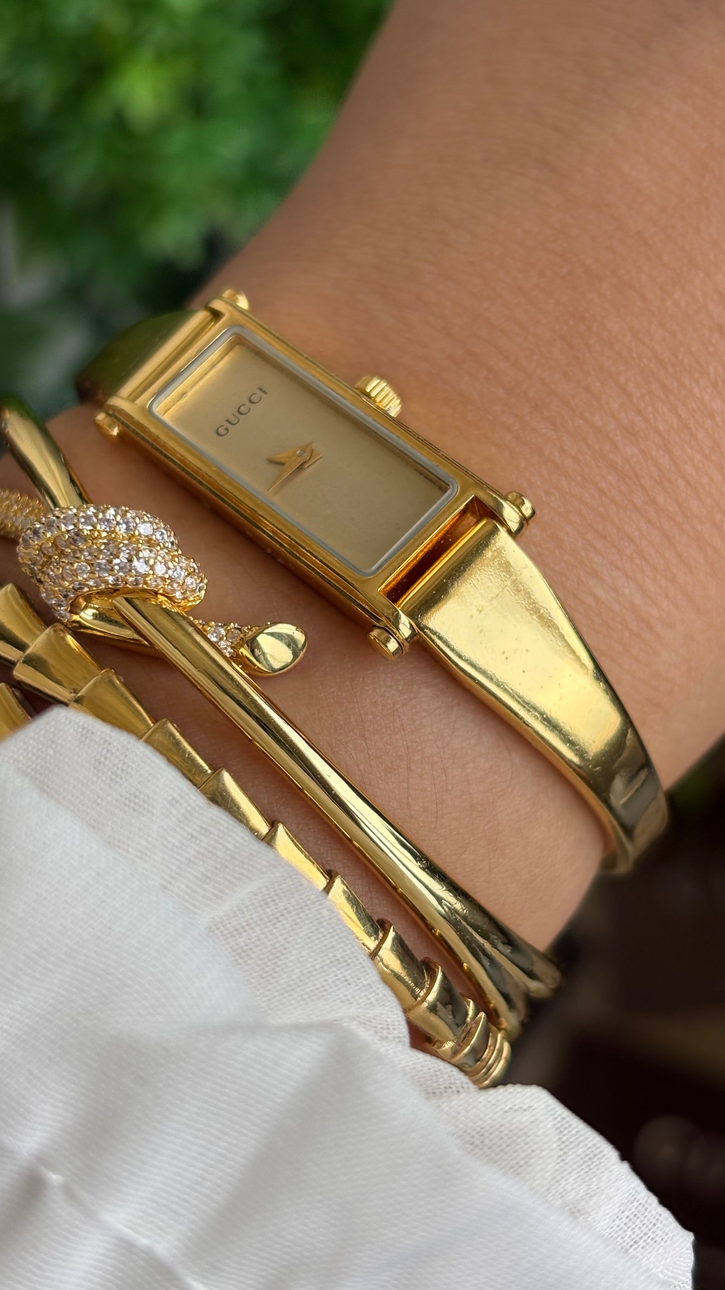 Vintage Gucci 1500L Watch in Gold Tone Classic Gold Dial with Original Gucci Box