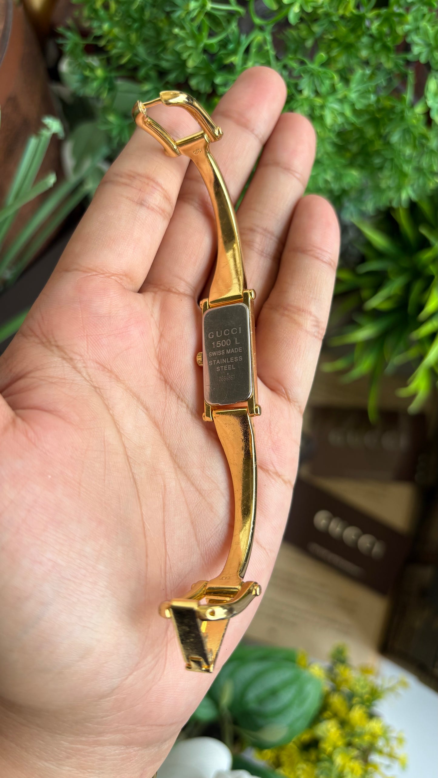 Vintage Gucci 1500L Watch in Gold Tone Classic Gold Dial with Original Gucci Box