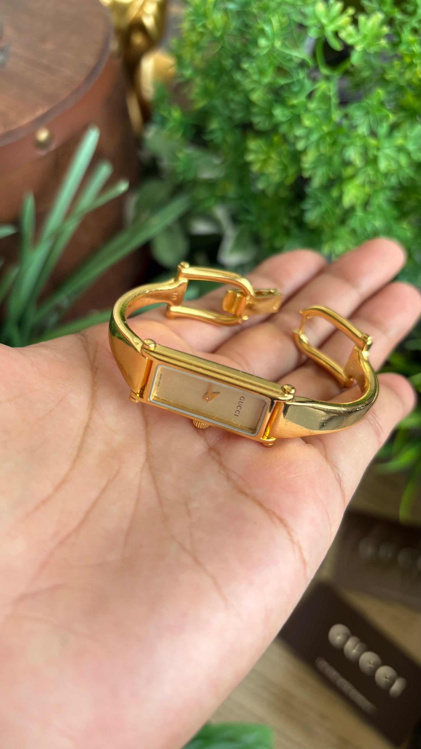 Vintage Gucci 1500L Watch in Gold Tone Classic Gold Dial with Original Gucci Box