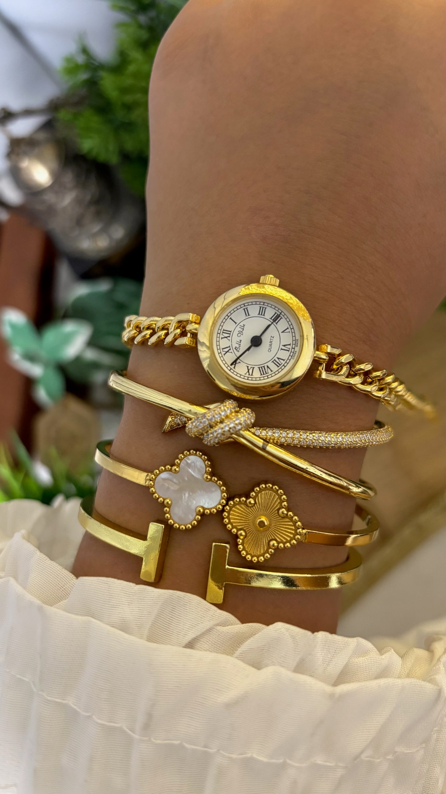 Vintage Belle Ville Roman Dial Watch in Gold Tone Quartz
